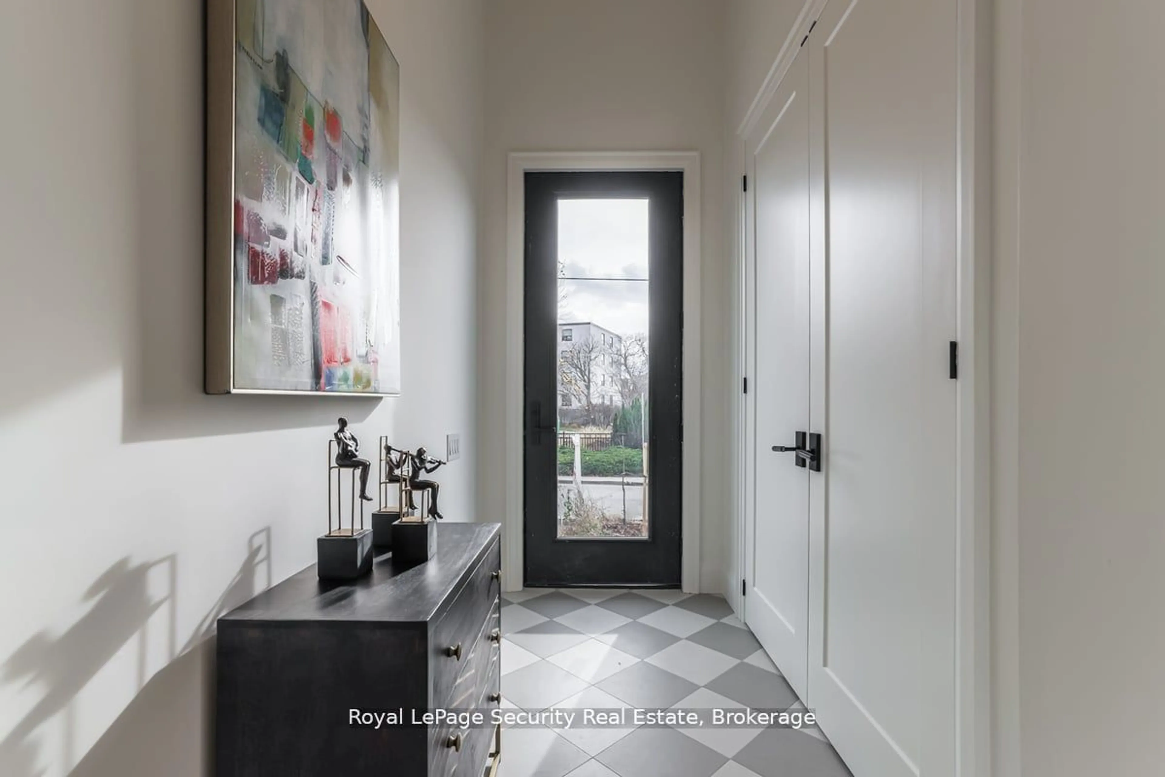 Indoor entryway for 604 Ridelle Ave, Toronto Ontario M6B 1K9