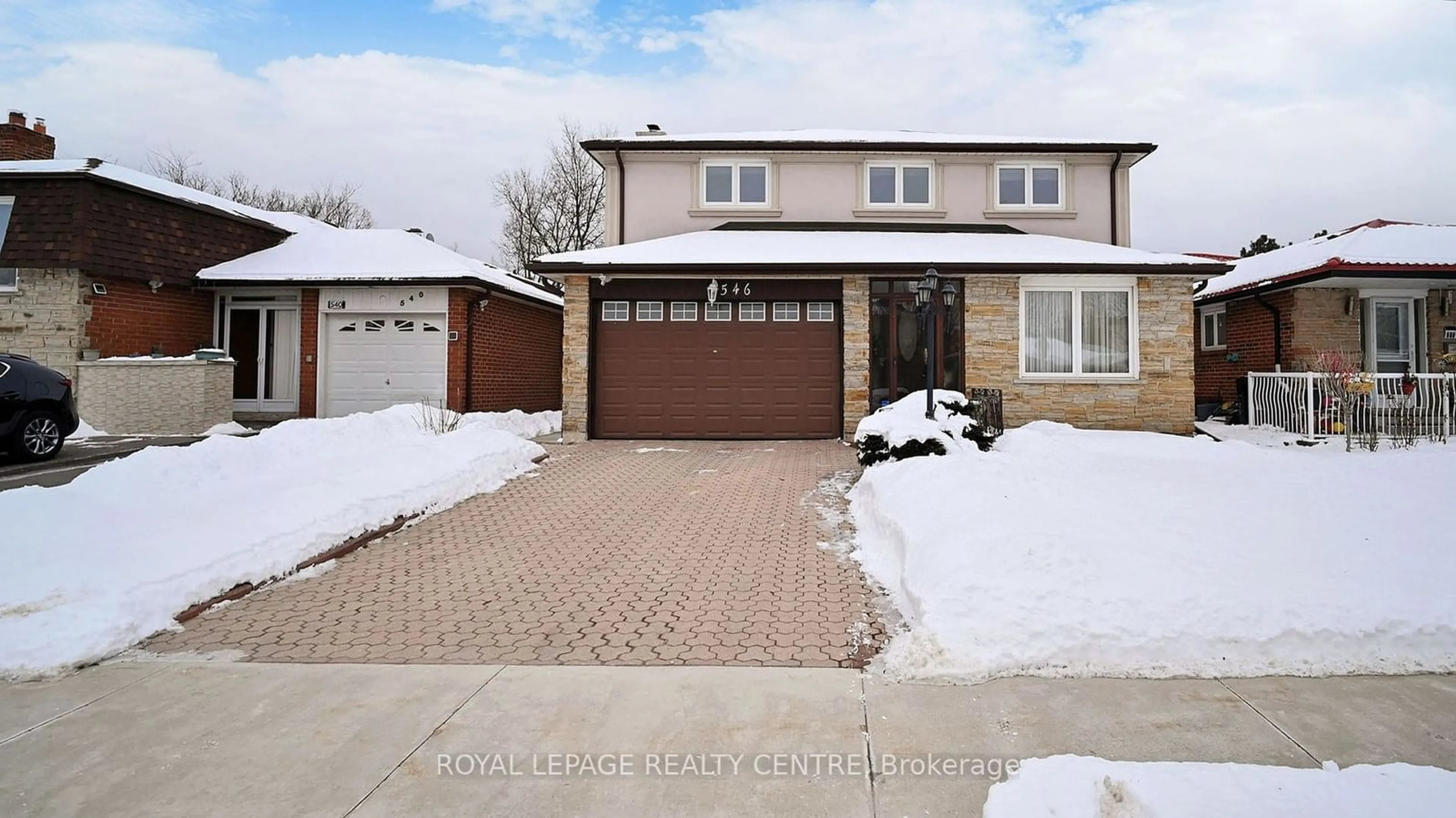 Home with brick exterior material, street for 546 Paisley Blvd, Mississauga Ontario L5B 2M4