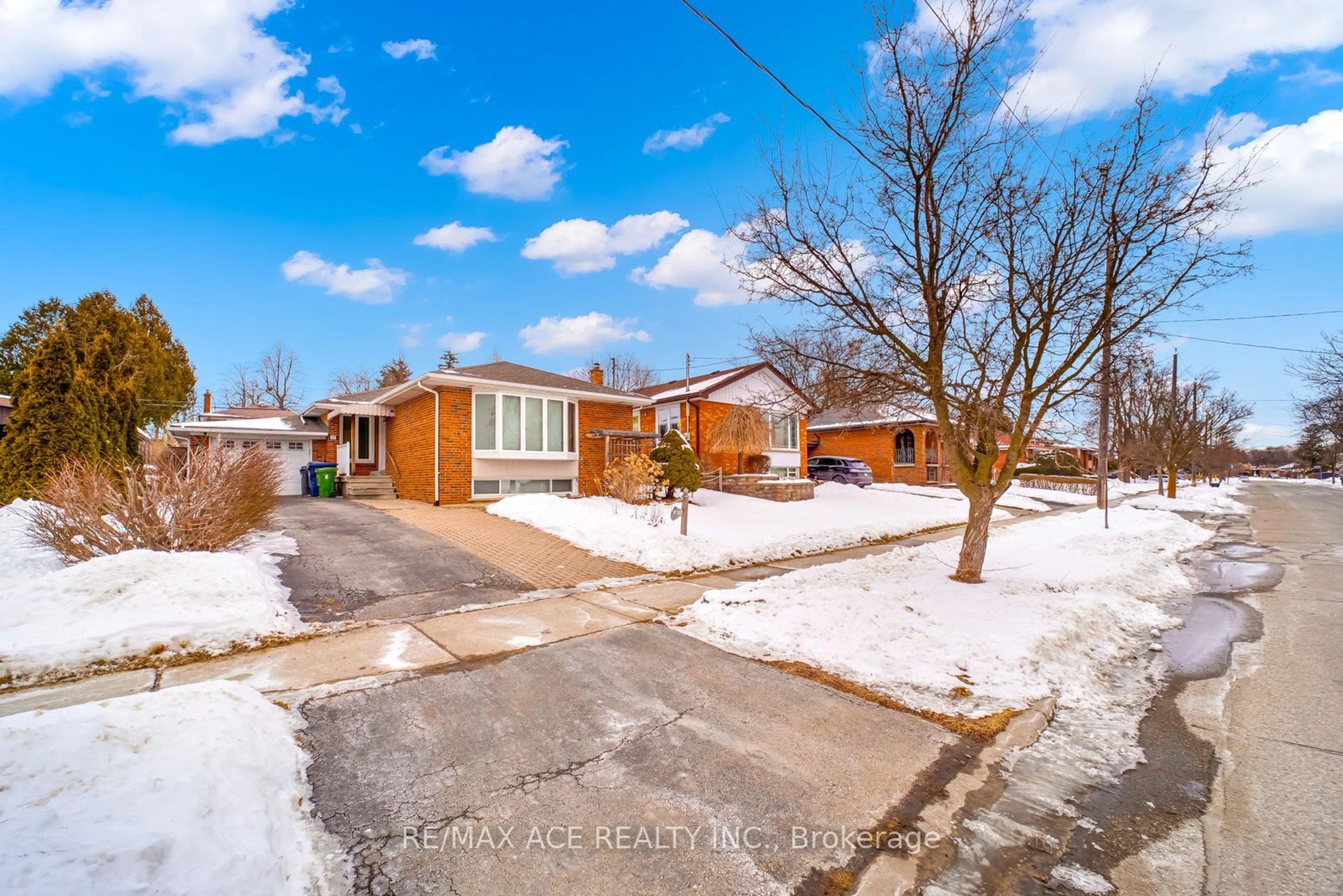 A pic from outside/outdoor area/front of a property/back of a property/a pic from drone, street for 30 Fallowfield Rd, Toronto Ontario M9W 2W2