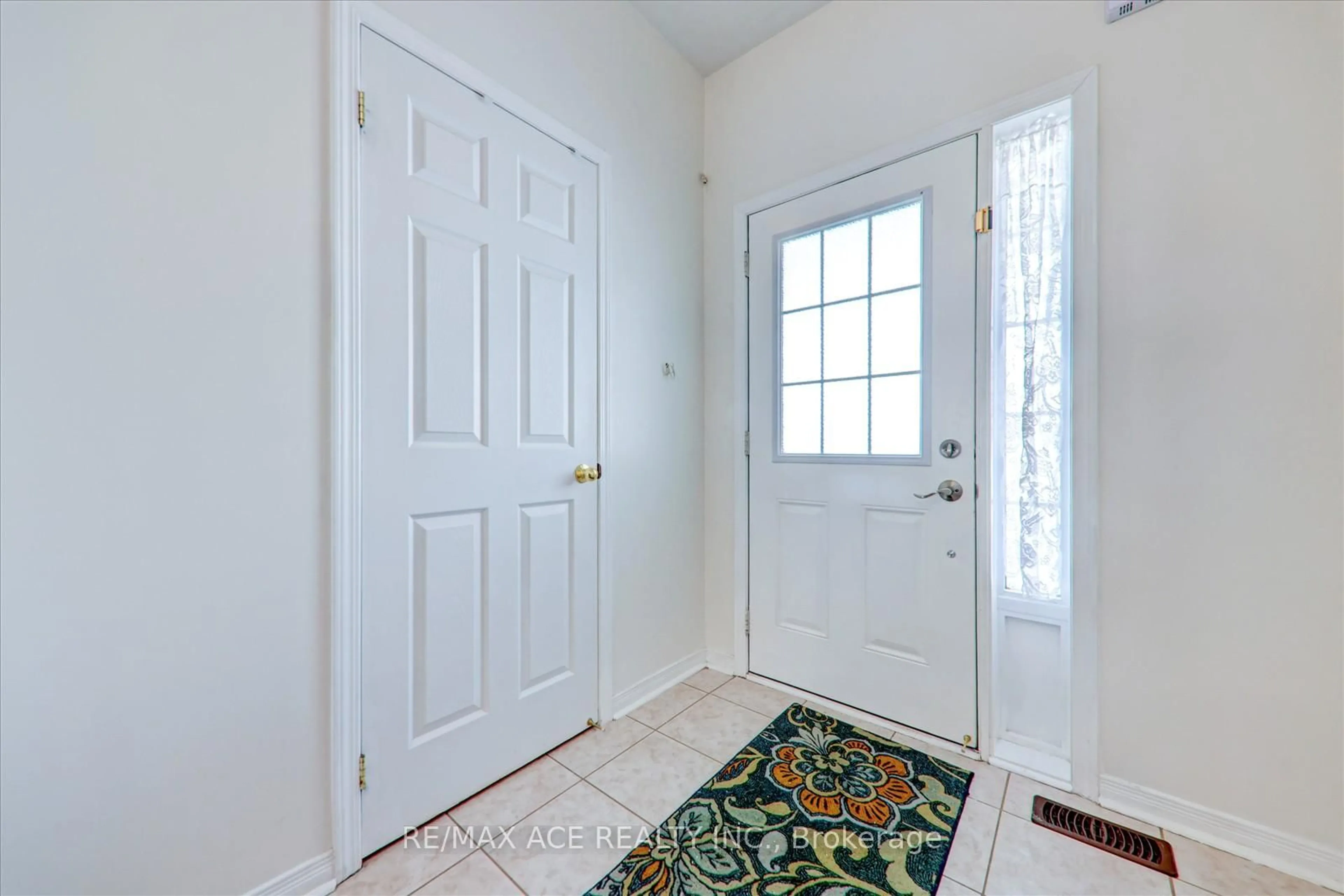 Indoor entryway for 88 Kettlewell Cres, Brampton Ontario L6R 0T1