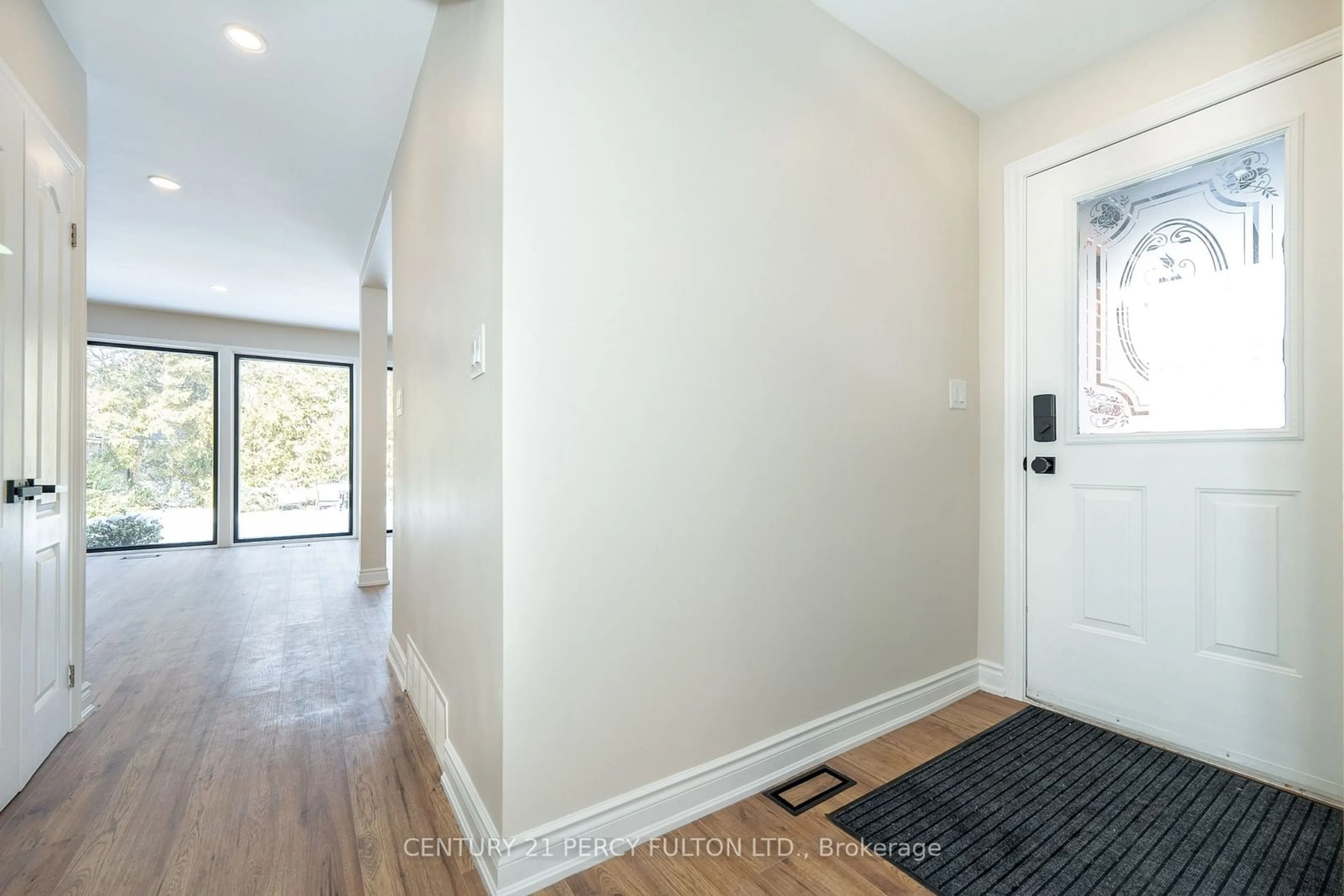 Indoor entryway for 10 Sealcove Dr, Toronto Ontario M9C 2C5