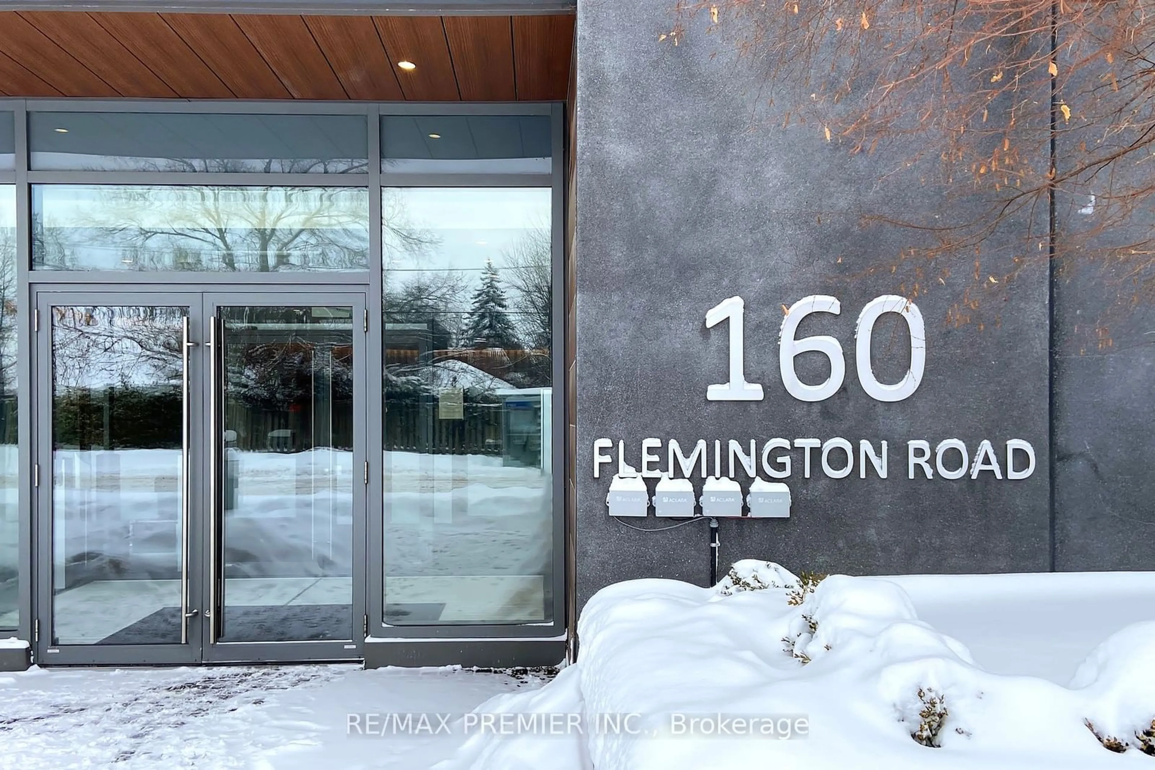 Indoor foyer for 160 Flemington Rd #1217, Toronto Ontario M6A 0A9