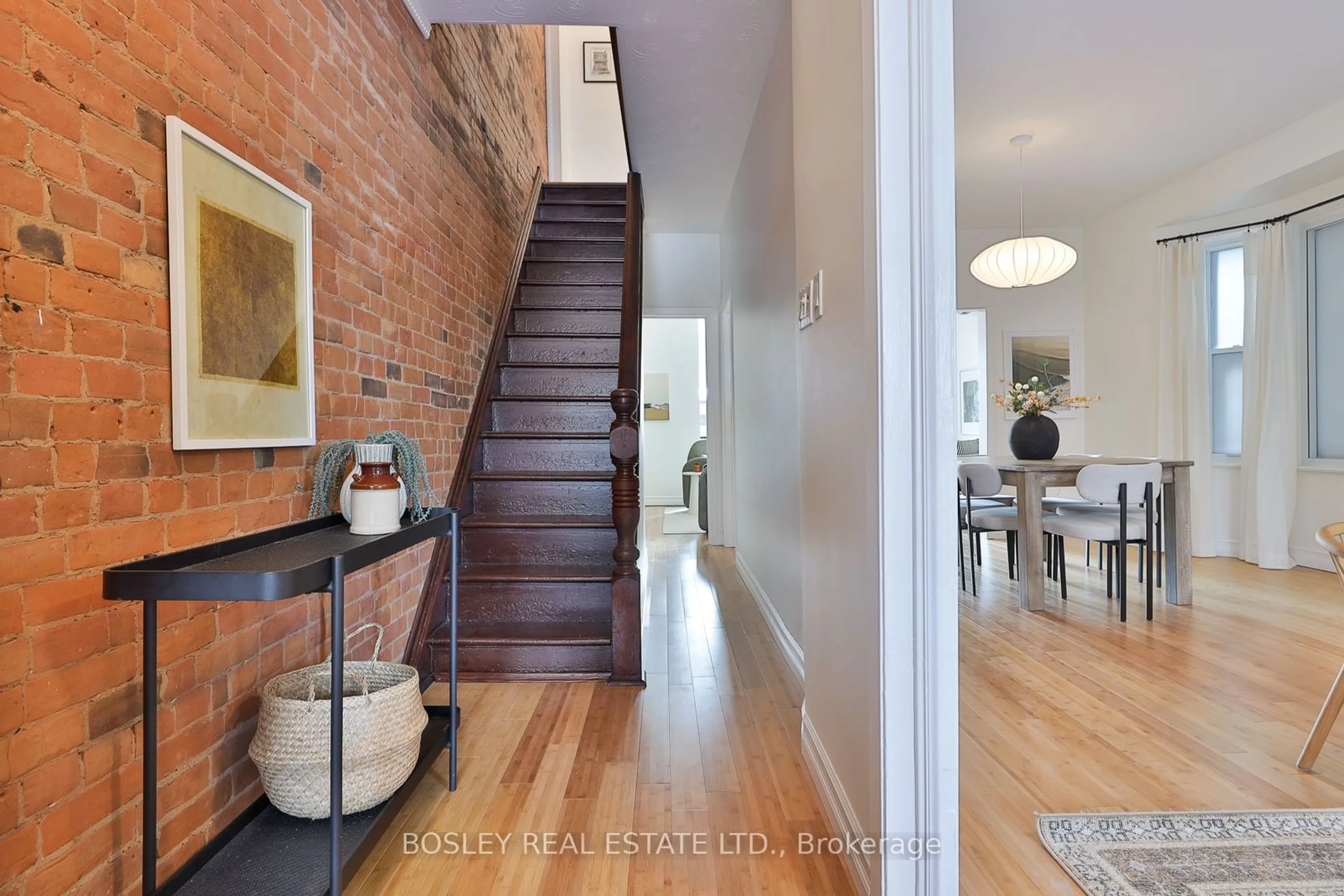 Indoor entryway for 23 Fern Ave, Toronto Ontario M6R 1J9