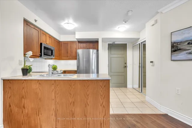 Additional image 8 of 3 Marine Parade Dr Unit 904