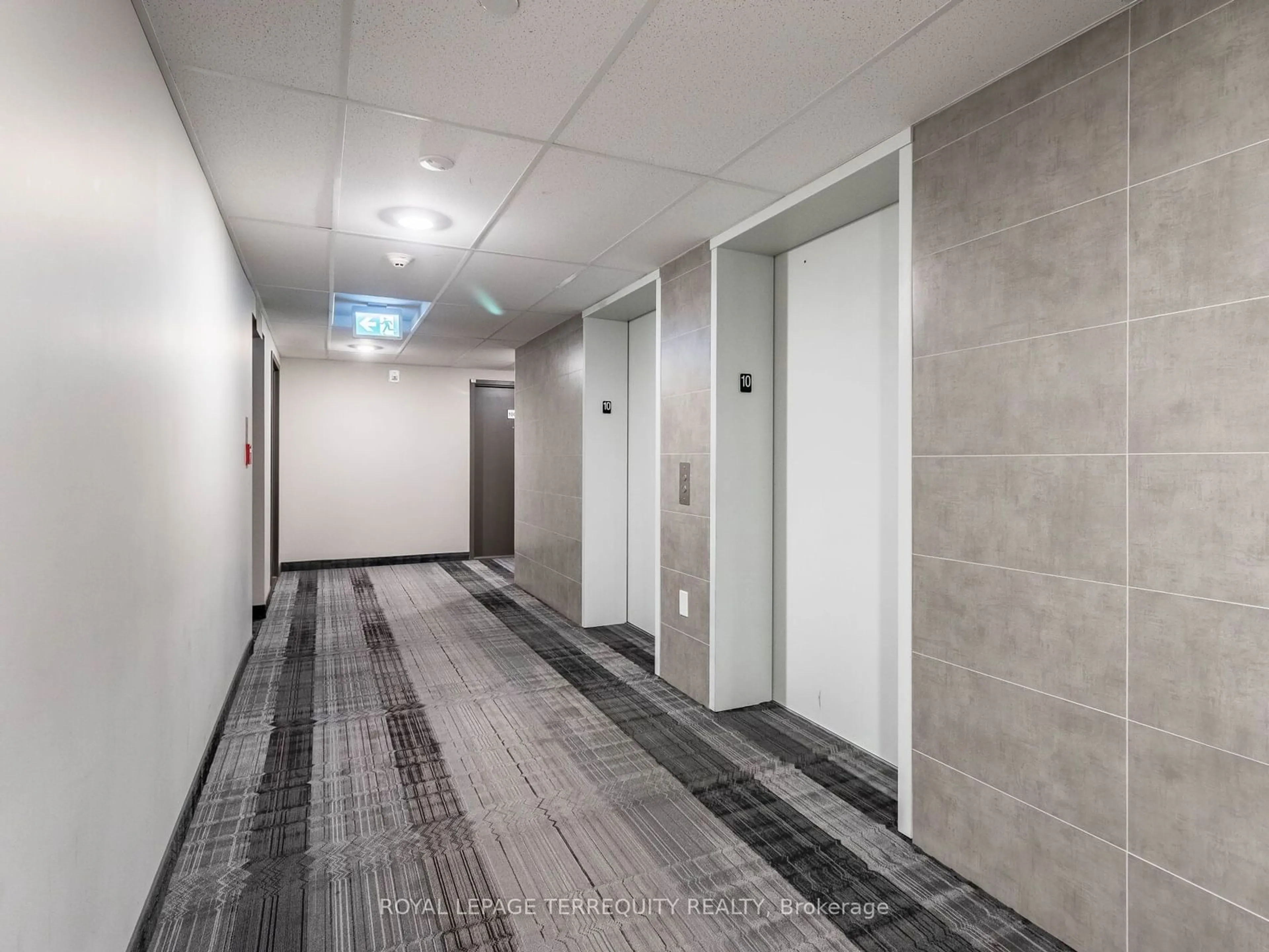 Indoor foyer for 716 Main St #1008, Milton Ontario L9T 9L9