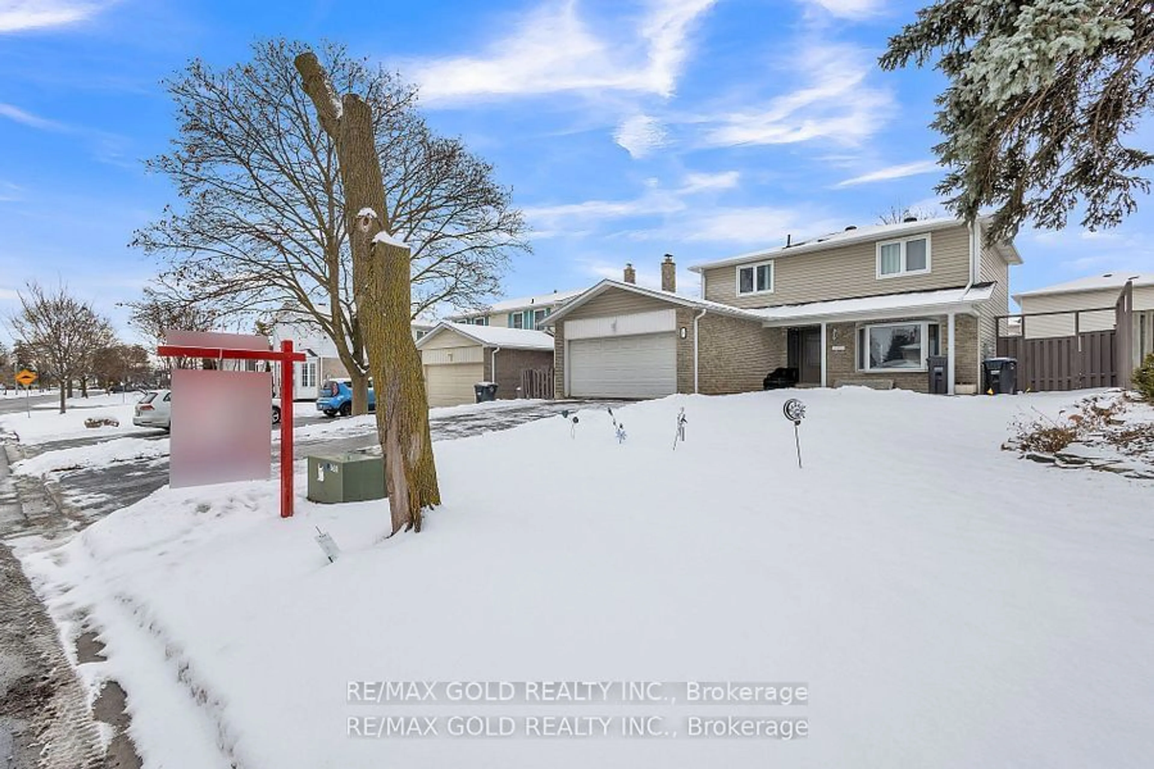 A pic from outside/outdoor area/front of a property/back of a property/a pic from drone, street for 3 Jefferson Rd, Brampton Ontario L6S 2G4