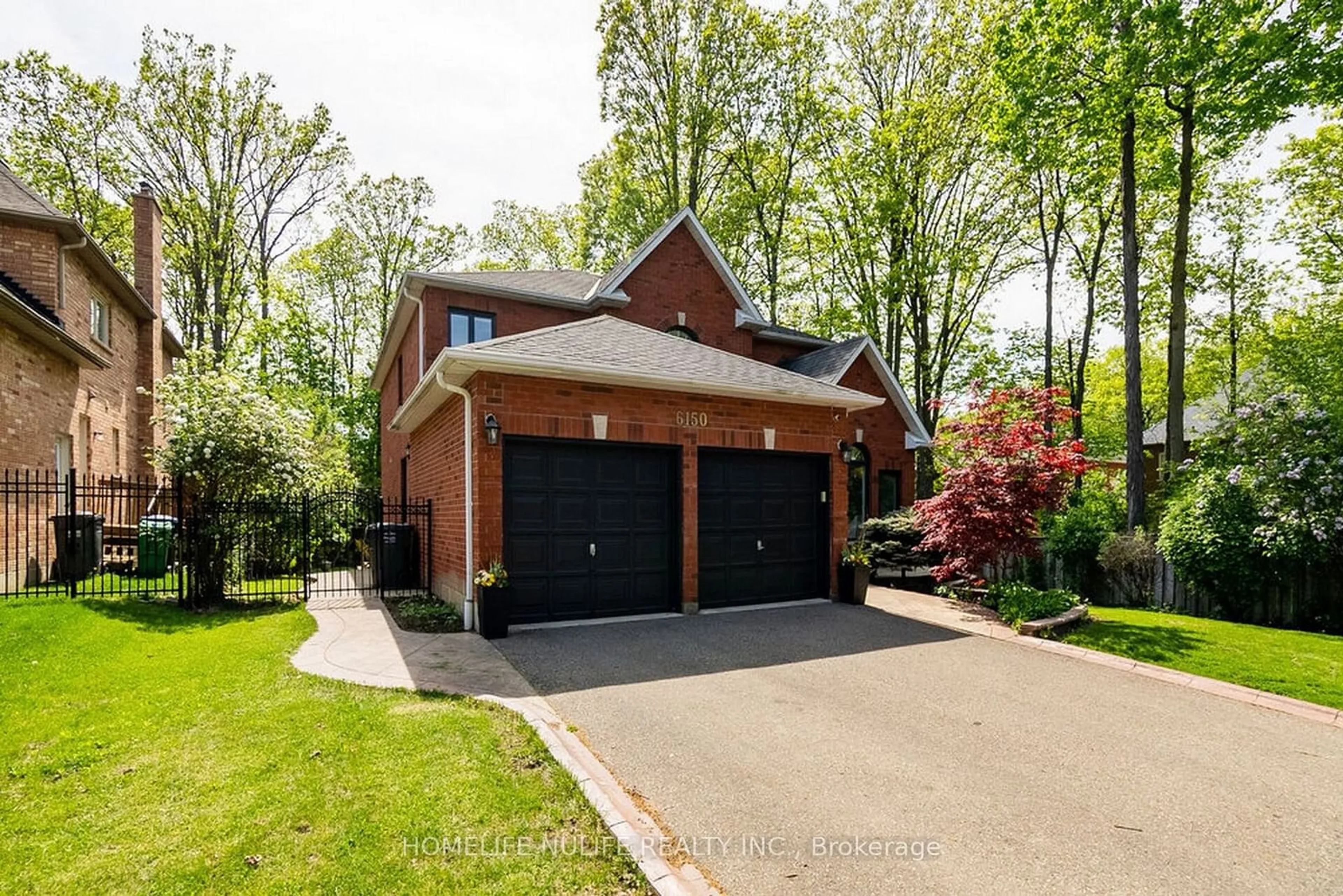 Home with brick exterior material, street for 6150 Bankhead Crt, Mississauga Ontario L5V 1L9