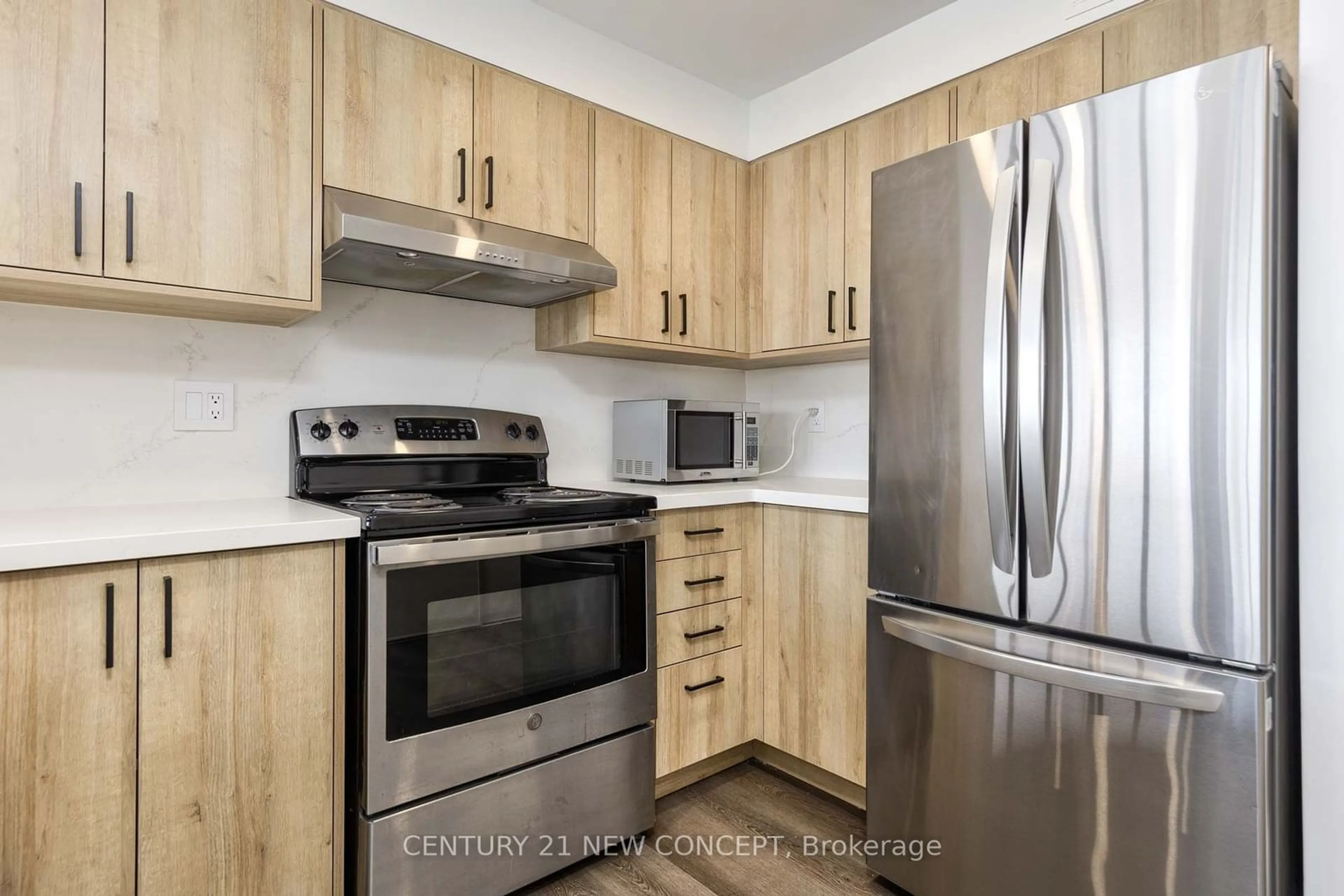 Standard kitchen, wood/laminate floor for 50 Eglinton Ave #1105, Mississauga Ontario L5R 3P5