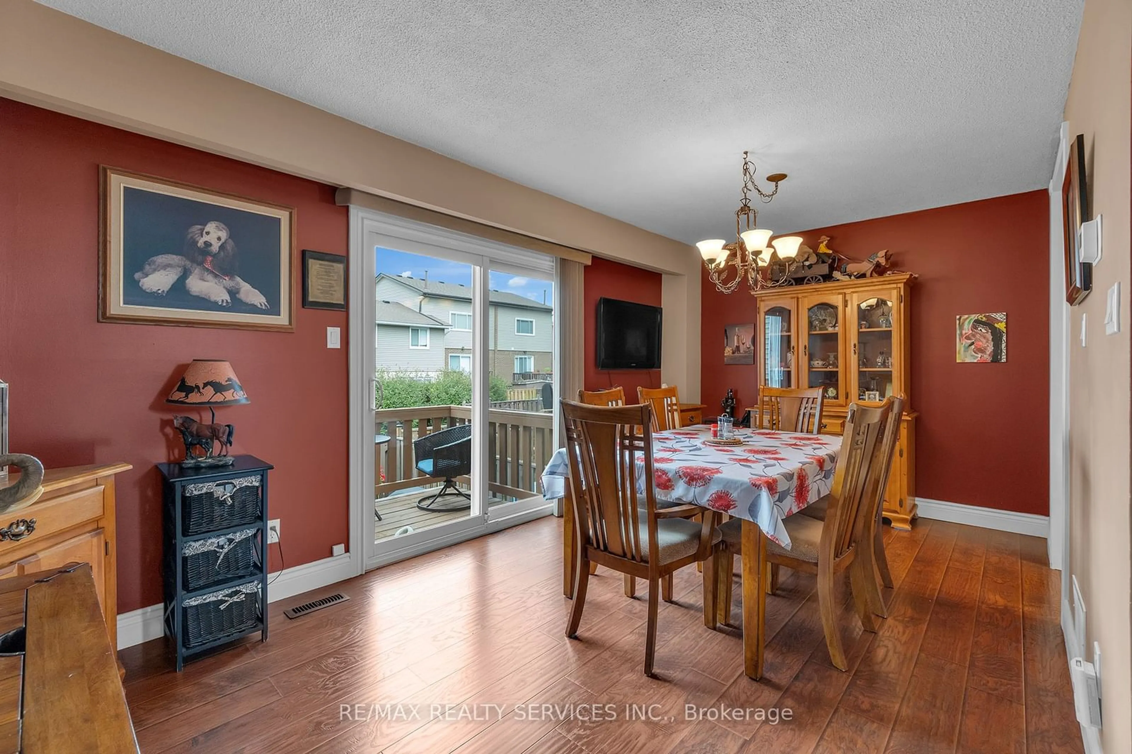 Dining room, unknown for 50 Carisbrooke Crt #50, Brampton Ontario L6S 3K1