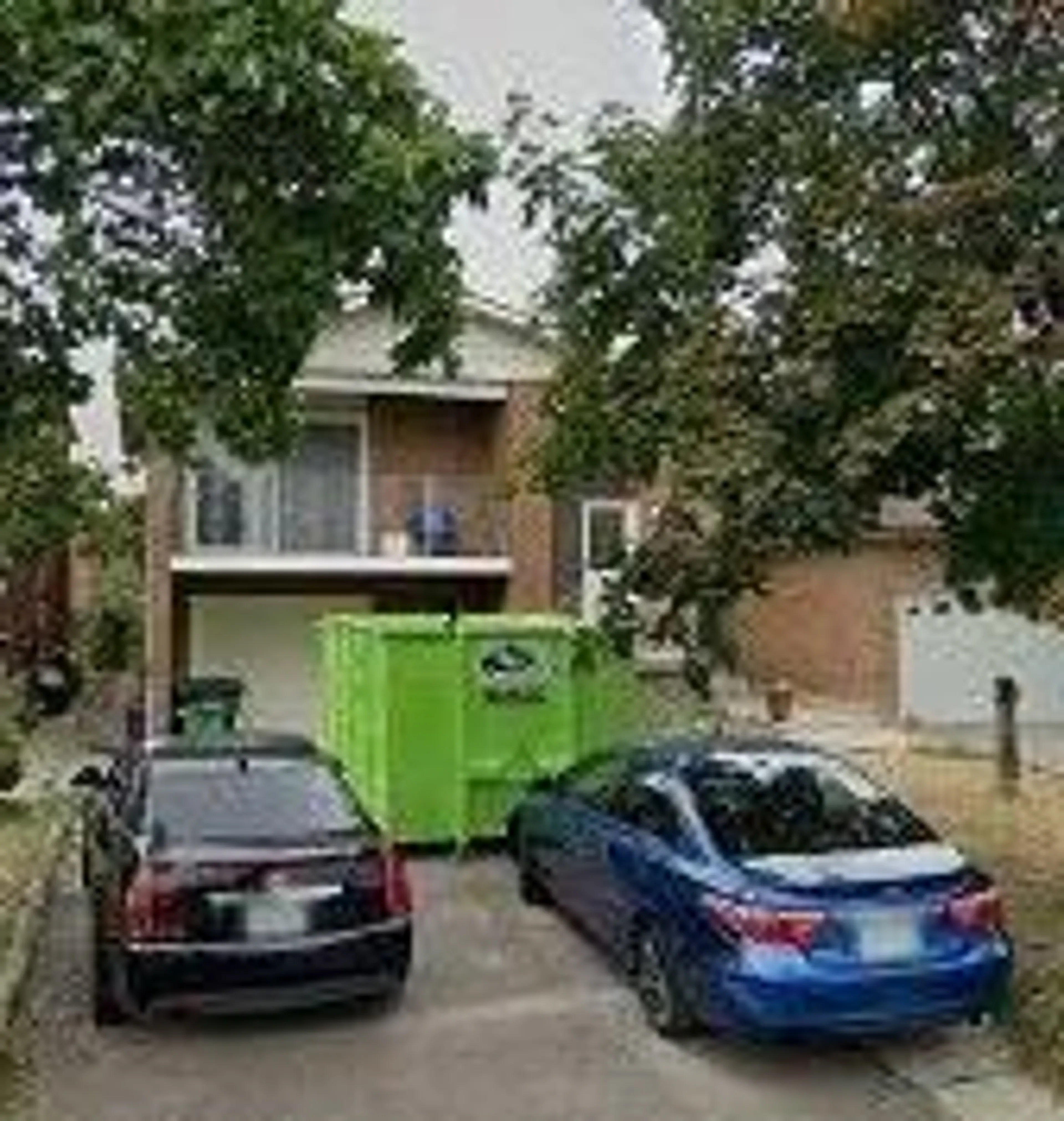 A pic from outside/outdoor area/front of a property/back of a property/a pic from drone, street for 23 Deerpark Cres, Brampton Ontario L6X 2T6