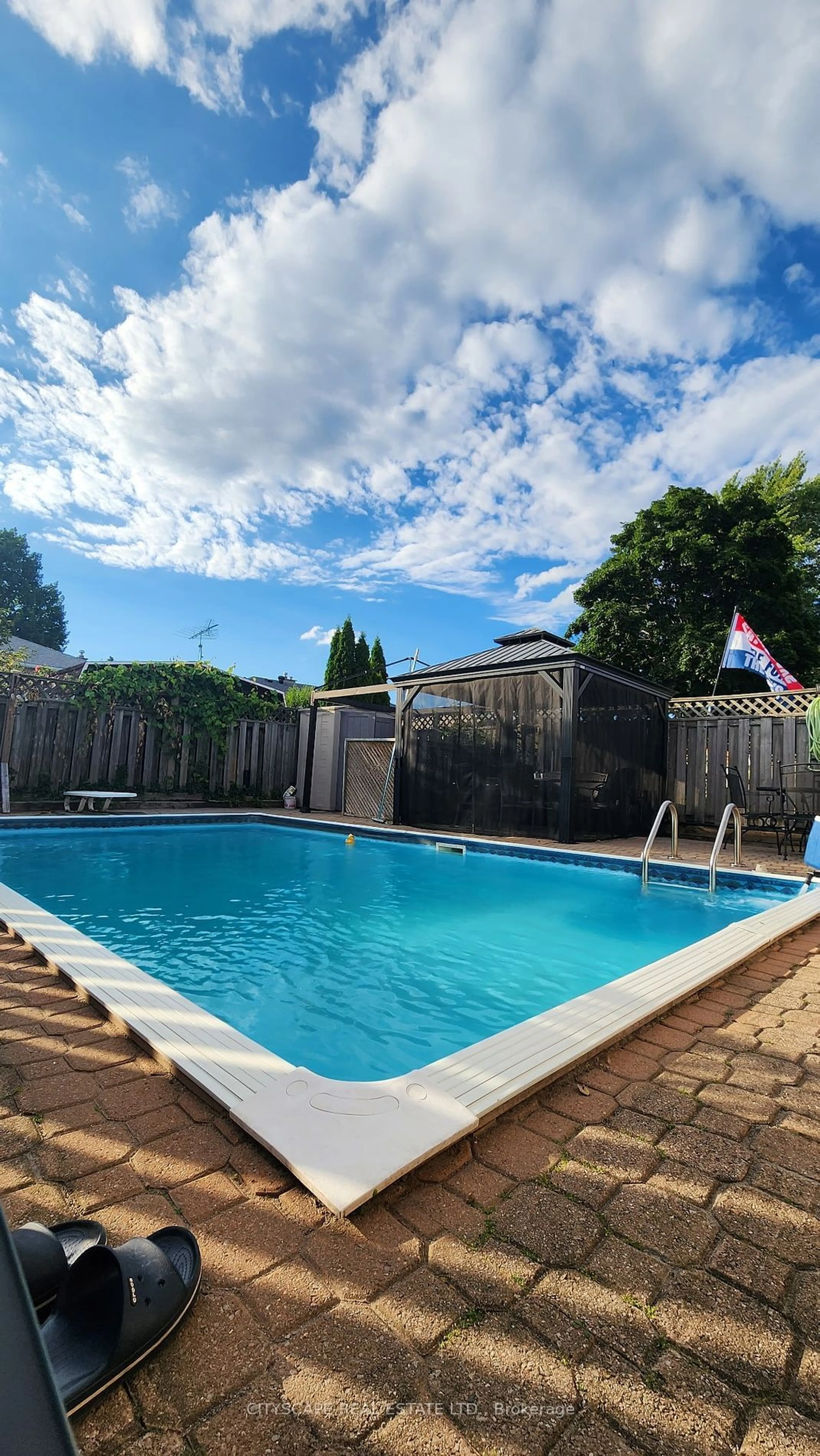 Pool for 2485 Harman Crt, Mississauga Ontario L5J 1T9