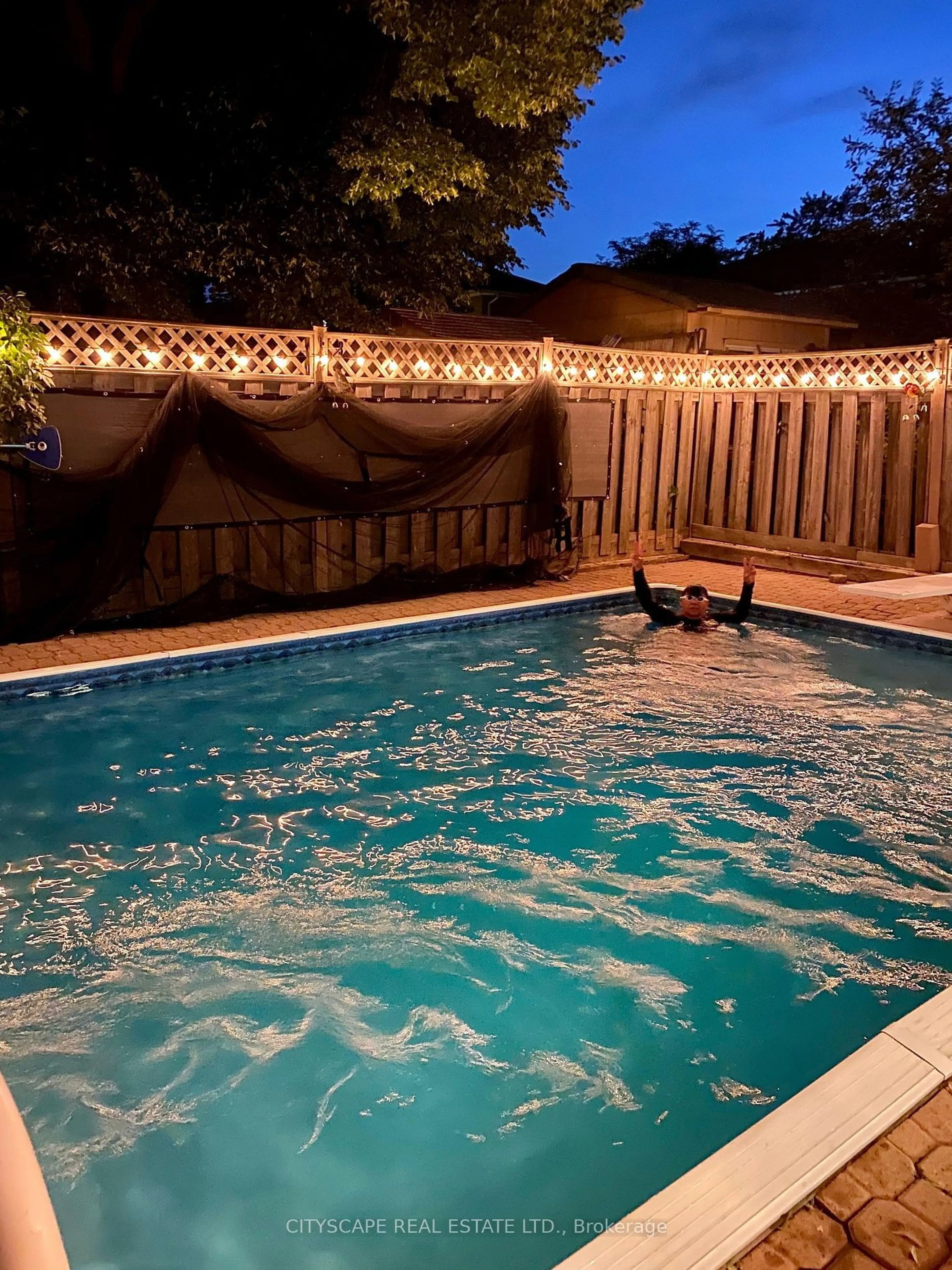 Pool for 2485 Harman Crt, Mississauga Ontario L5J 1T9