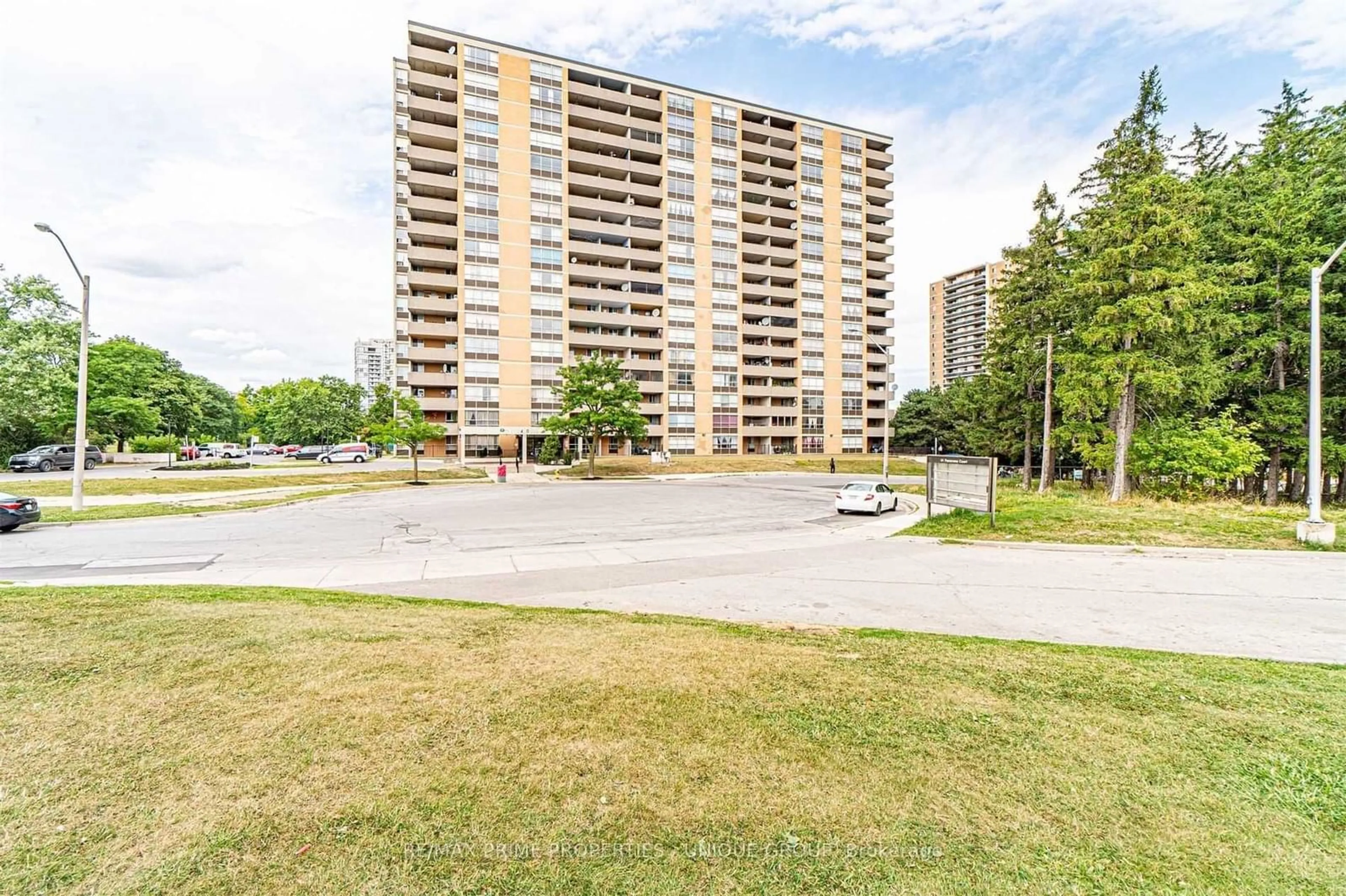 A pic from outside/outdoor area/front of a property/back of a property/a pic from drone, street for 40 Panorama Crt #806, Toronto Ontario M9V 4M1