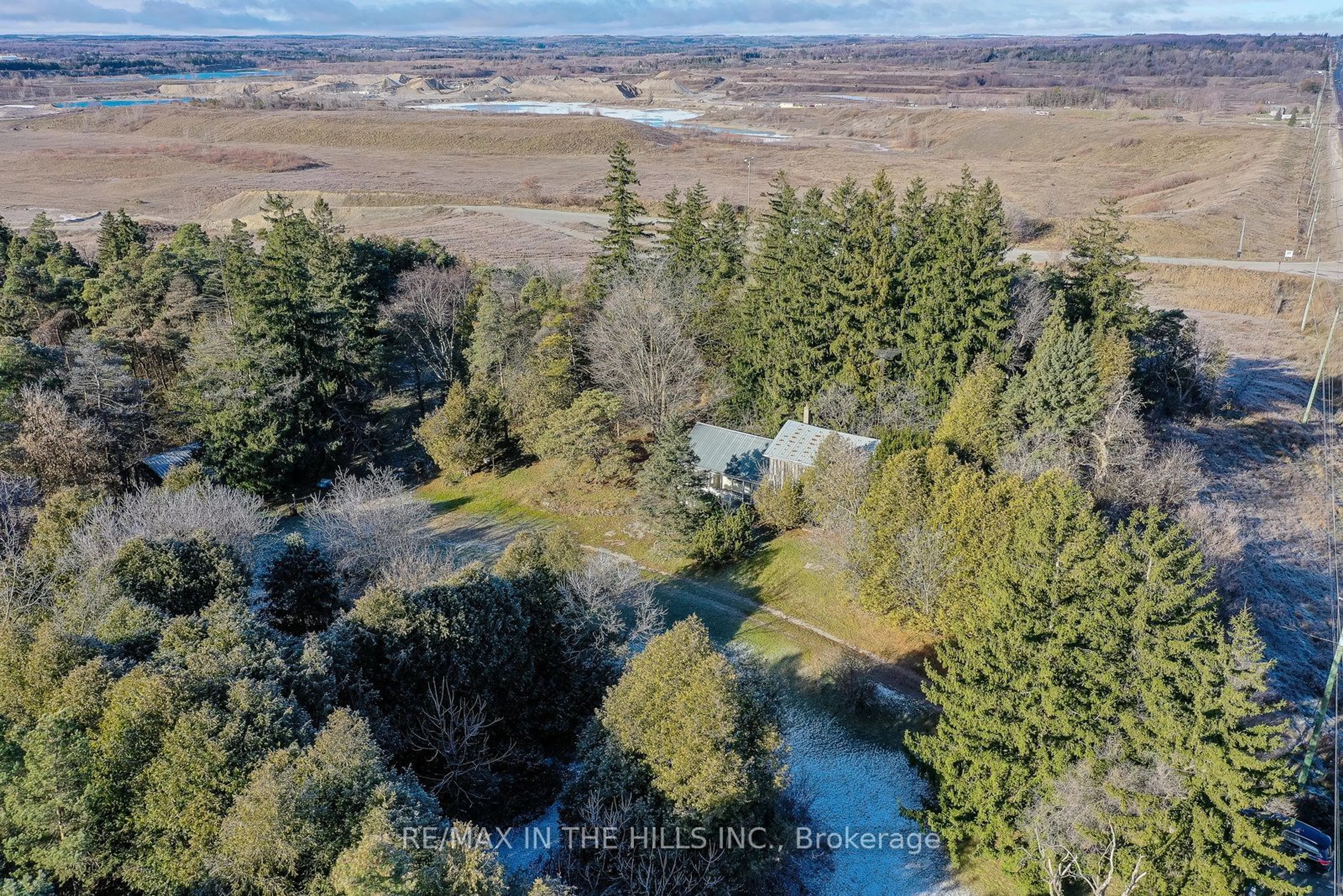 A pic from outside/outdoor area/front of a property/back of a property/a pic from drone, water/lake/river/ocean view for 17632 Hurontario St, Caledon Ontario L7K 1W5