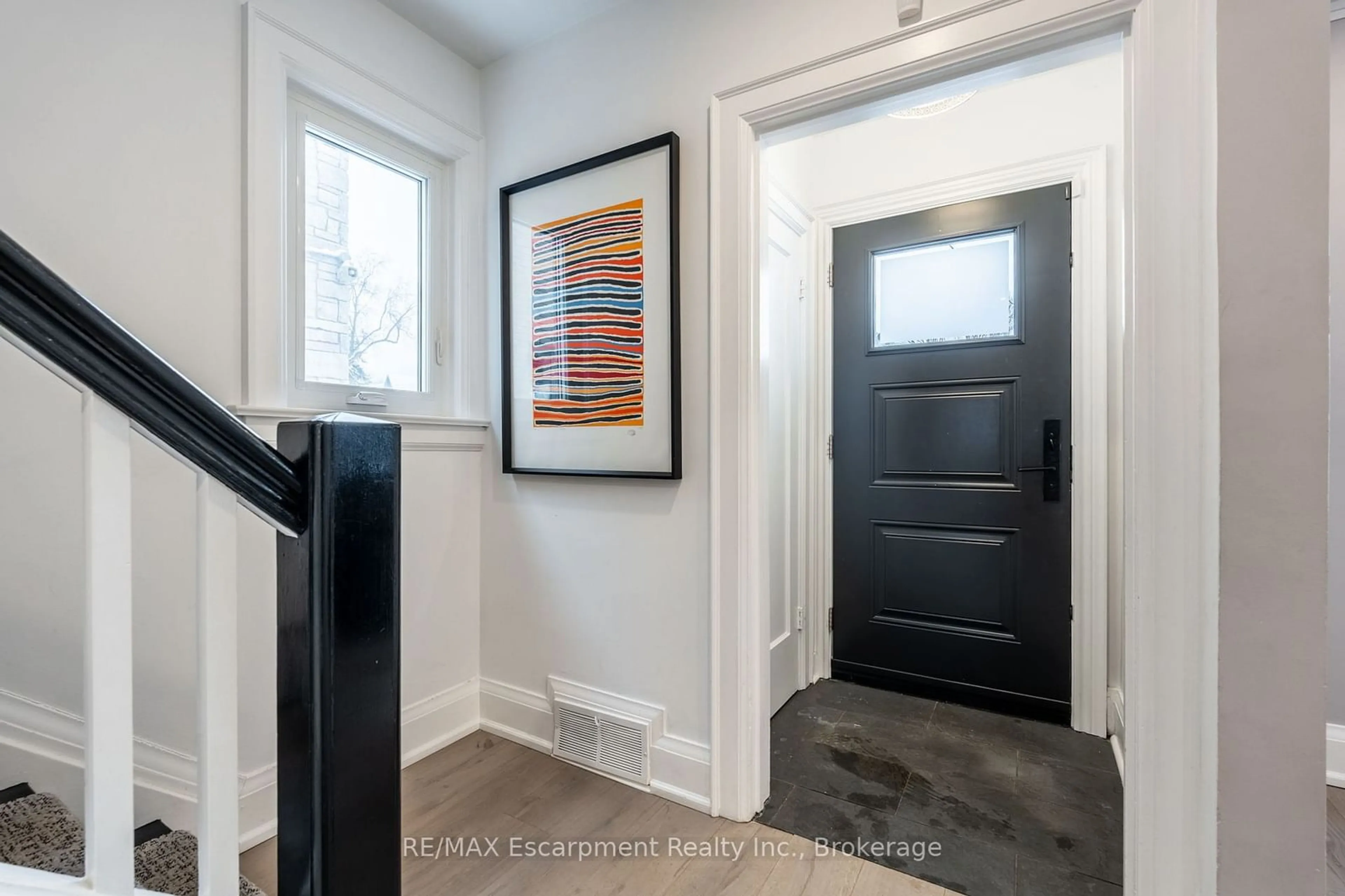 Indoor entryway for 12 Meadowvale Dr, Toronto Ontario M8Y 2N8