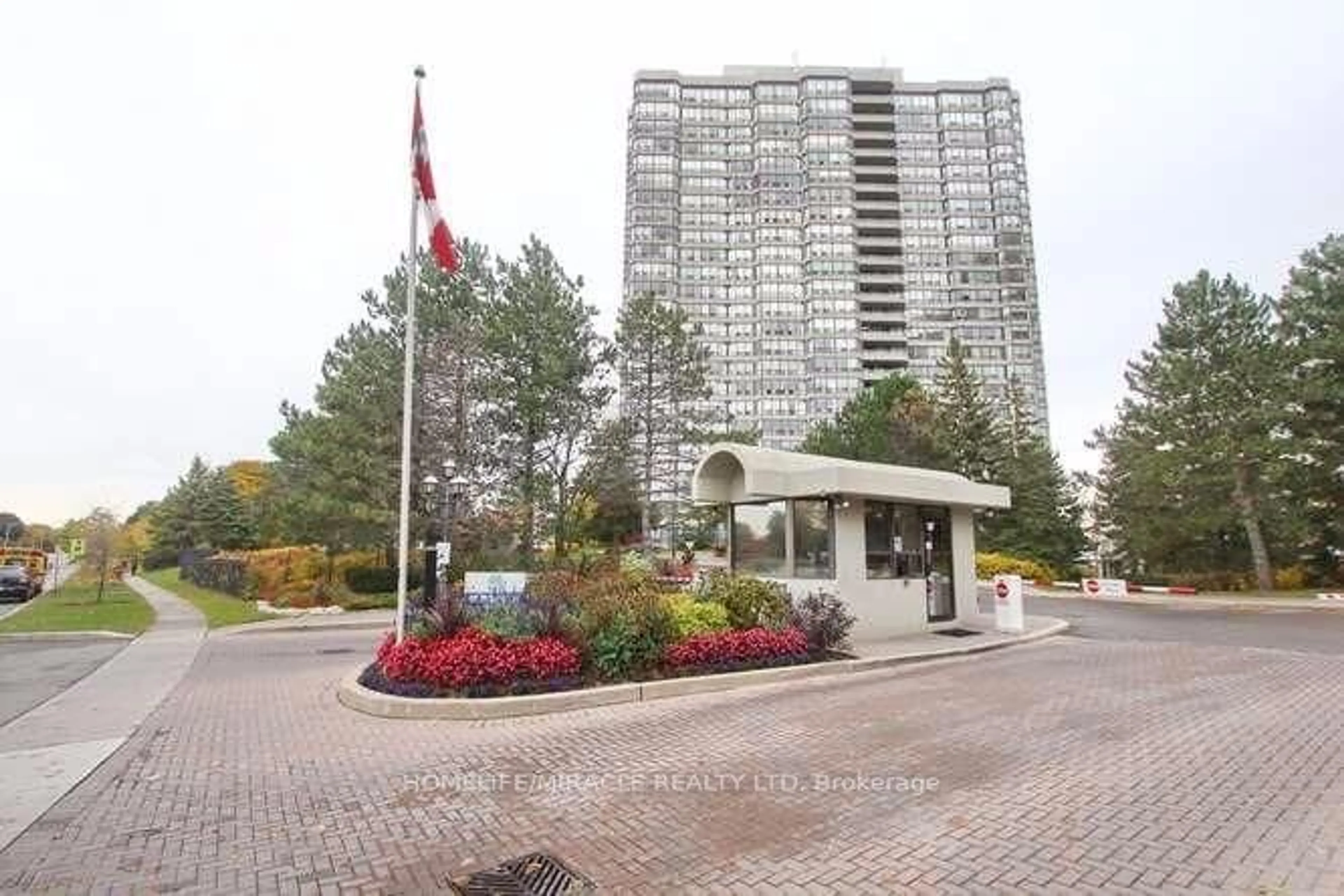 Indoor foyer for 22 Hanover Rd #210, Brampton Ontario L6S 5K7