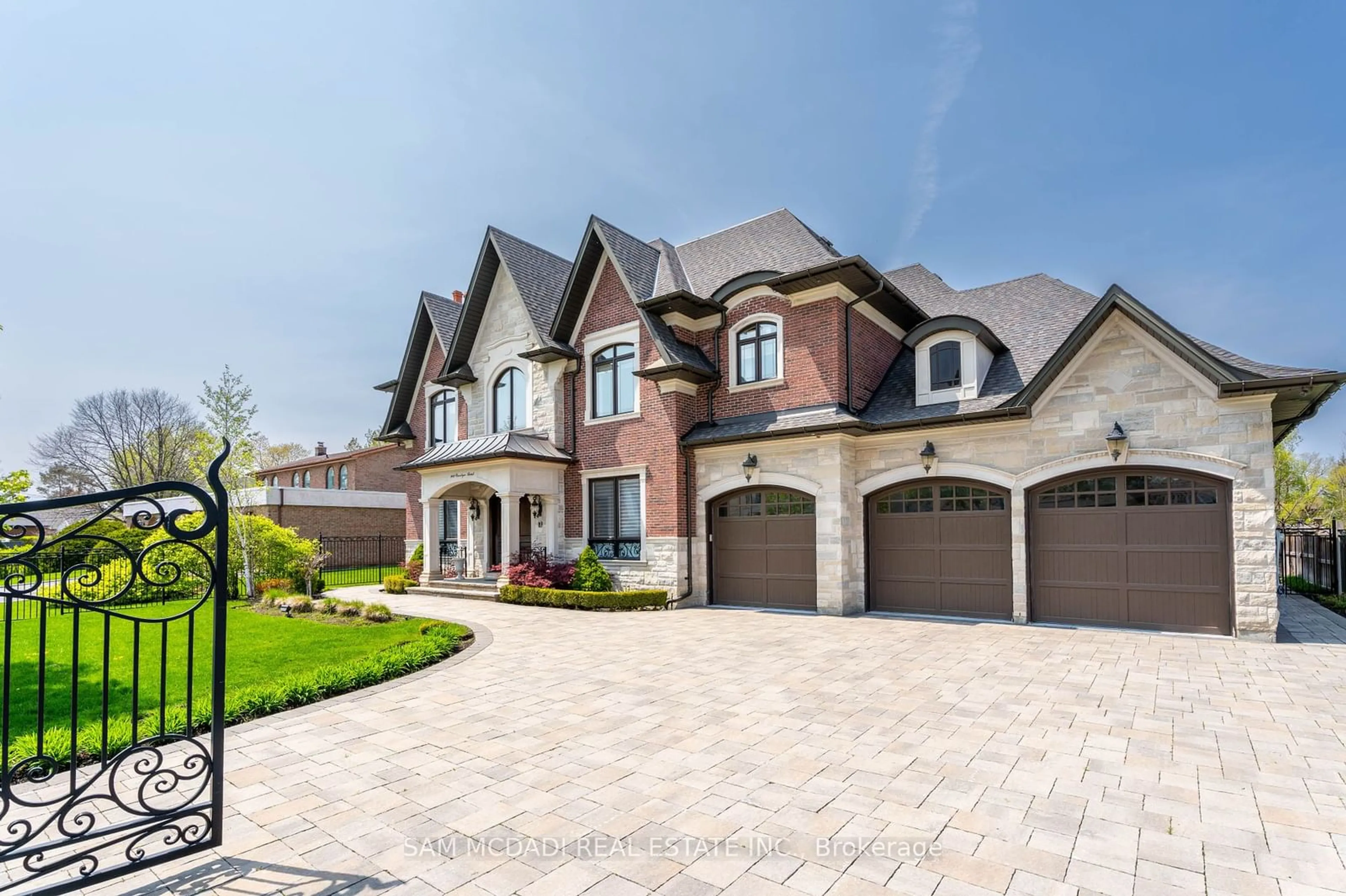 Home with brick exterior material, street for 1689 Carolyn Rd, Mississauga Ontario L5M 2C9