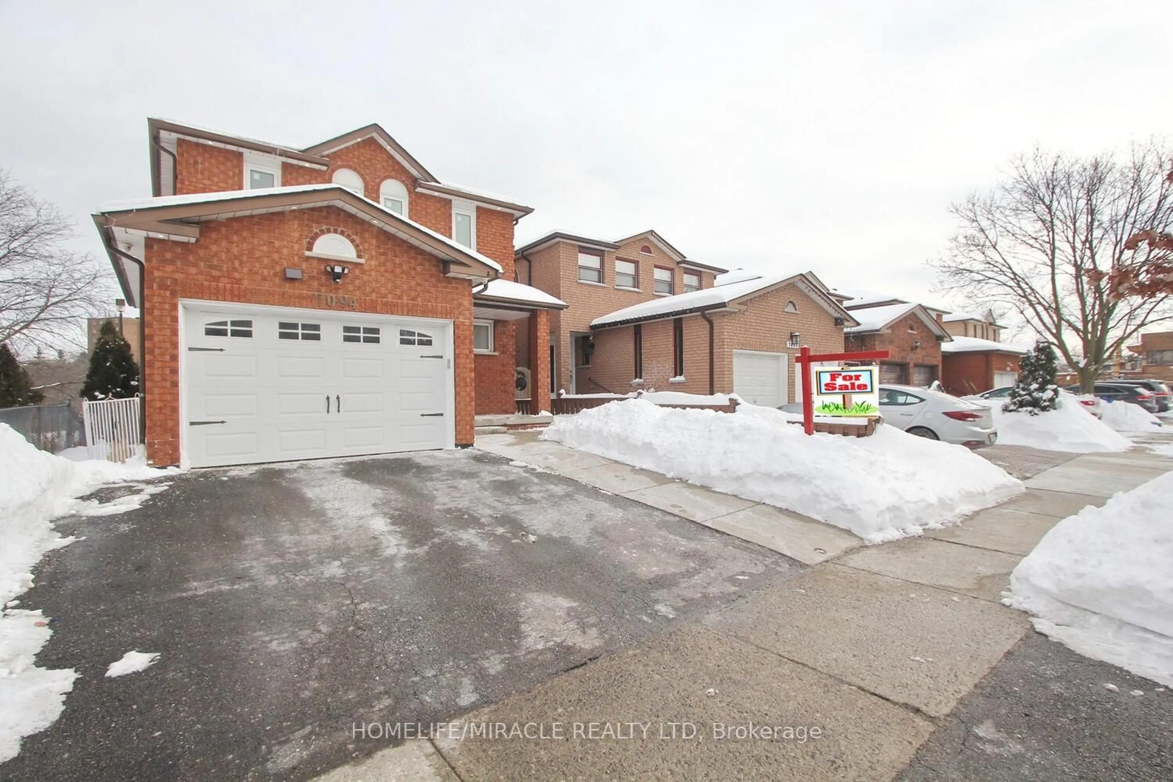 Unknown for 7094 Dalewood Dr, Mississauga Ontario L4T 4G7