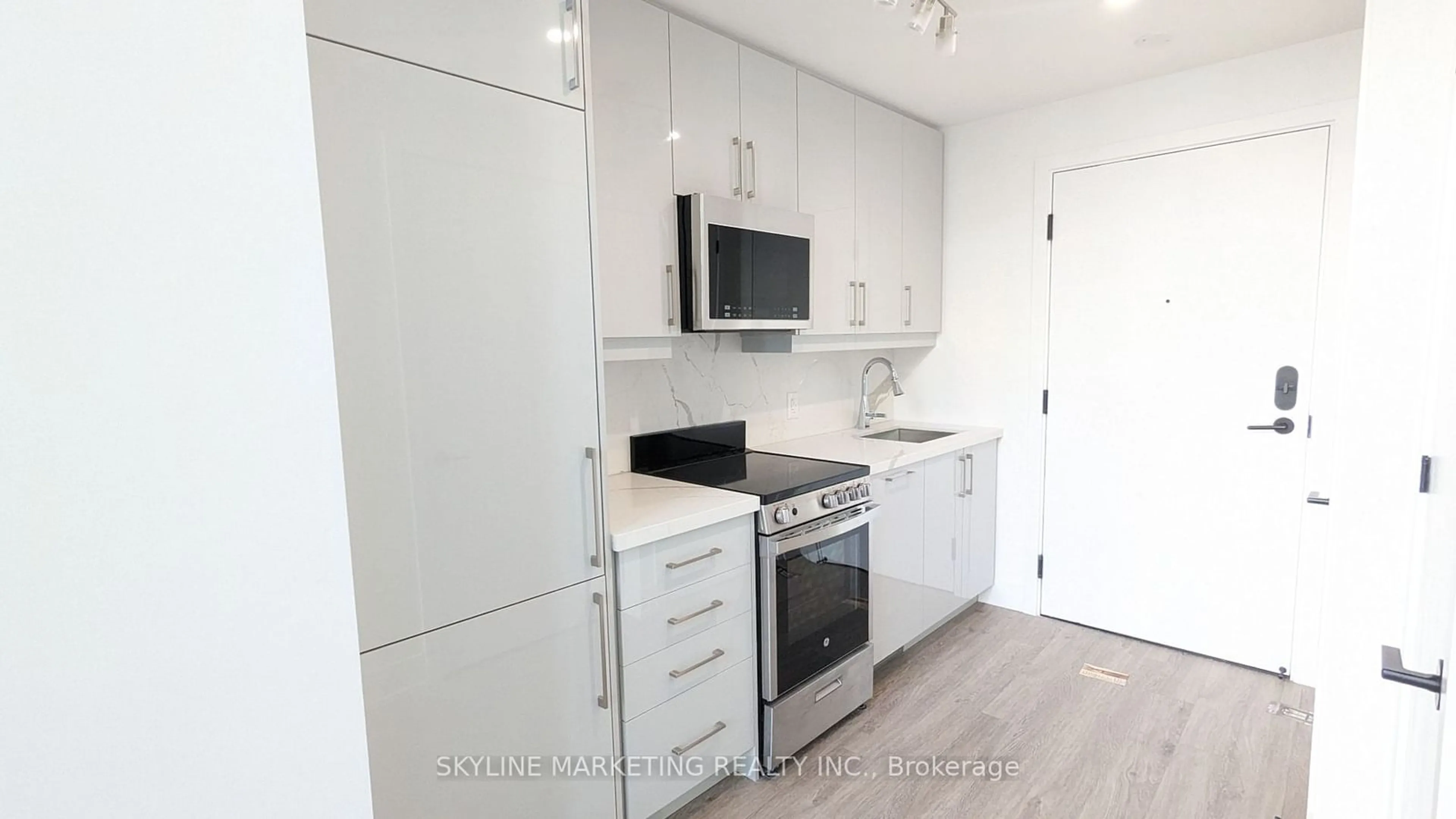 Standard kitchen, unknown for 2450 Old Bronte Rd #112, Oakville Ontario L6M 5P6