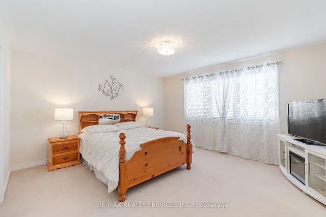 Additional property image - 19 Snapdragon Sq