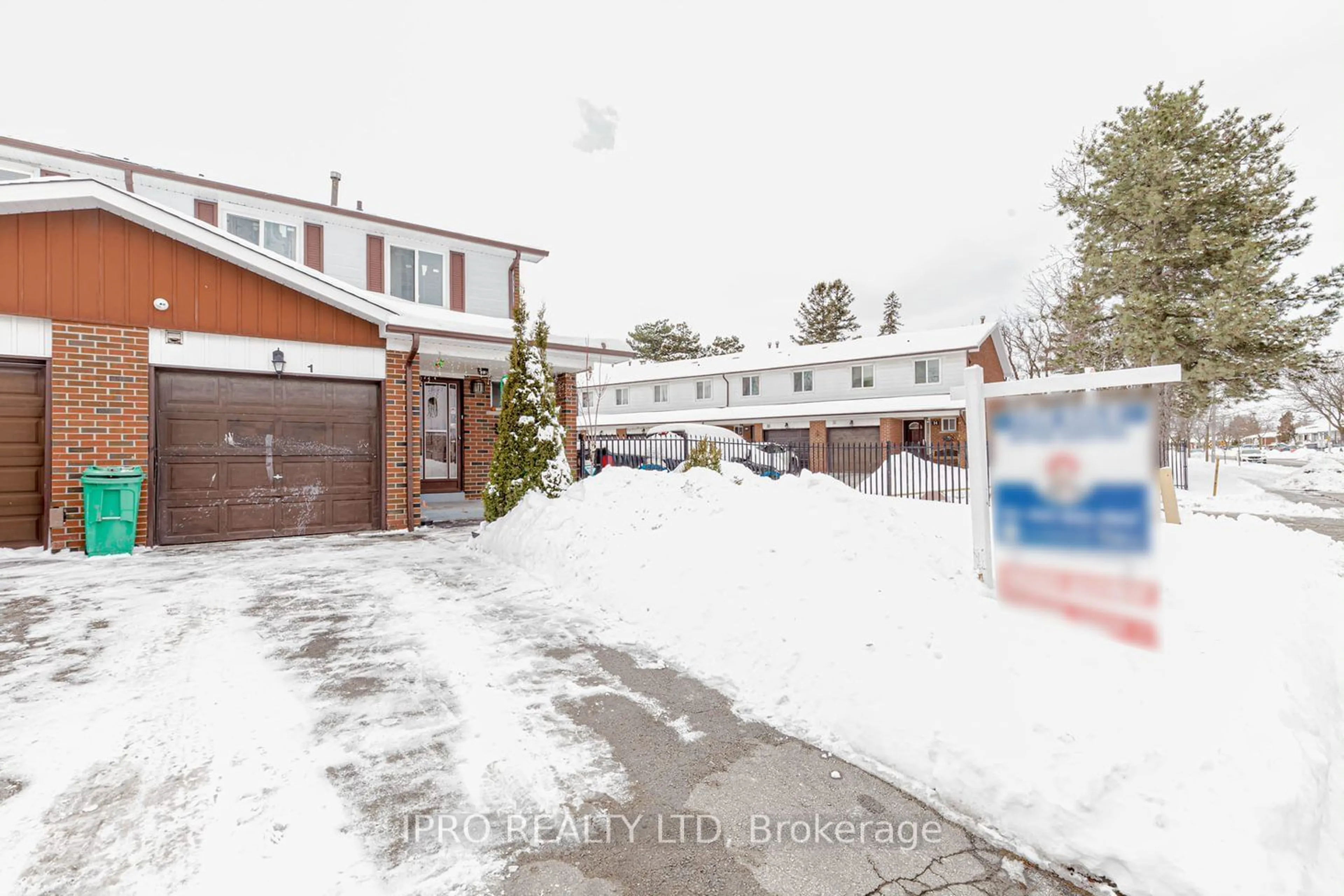 Unknown for 7406 Darcel Ave #1, Mississauga Ontario L4T 2X7