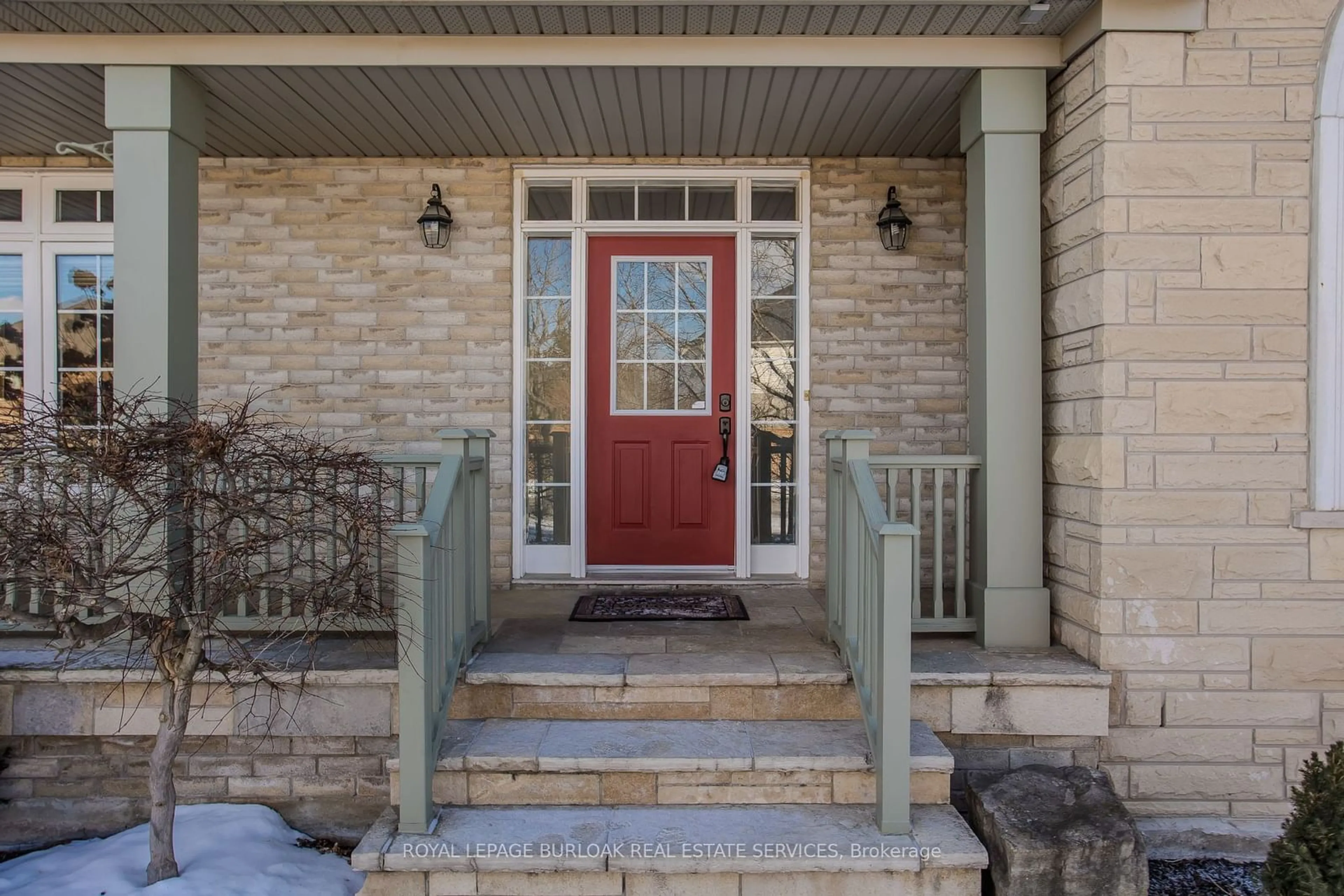 Indoor entryway for 4286 Clubview Dr, Burlington Ontario L7M 4X1