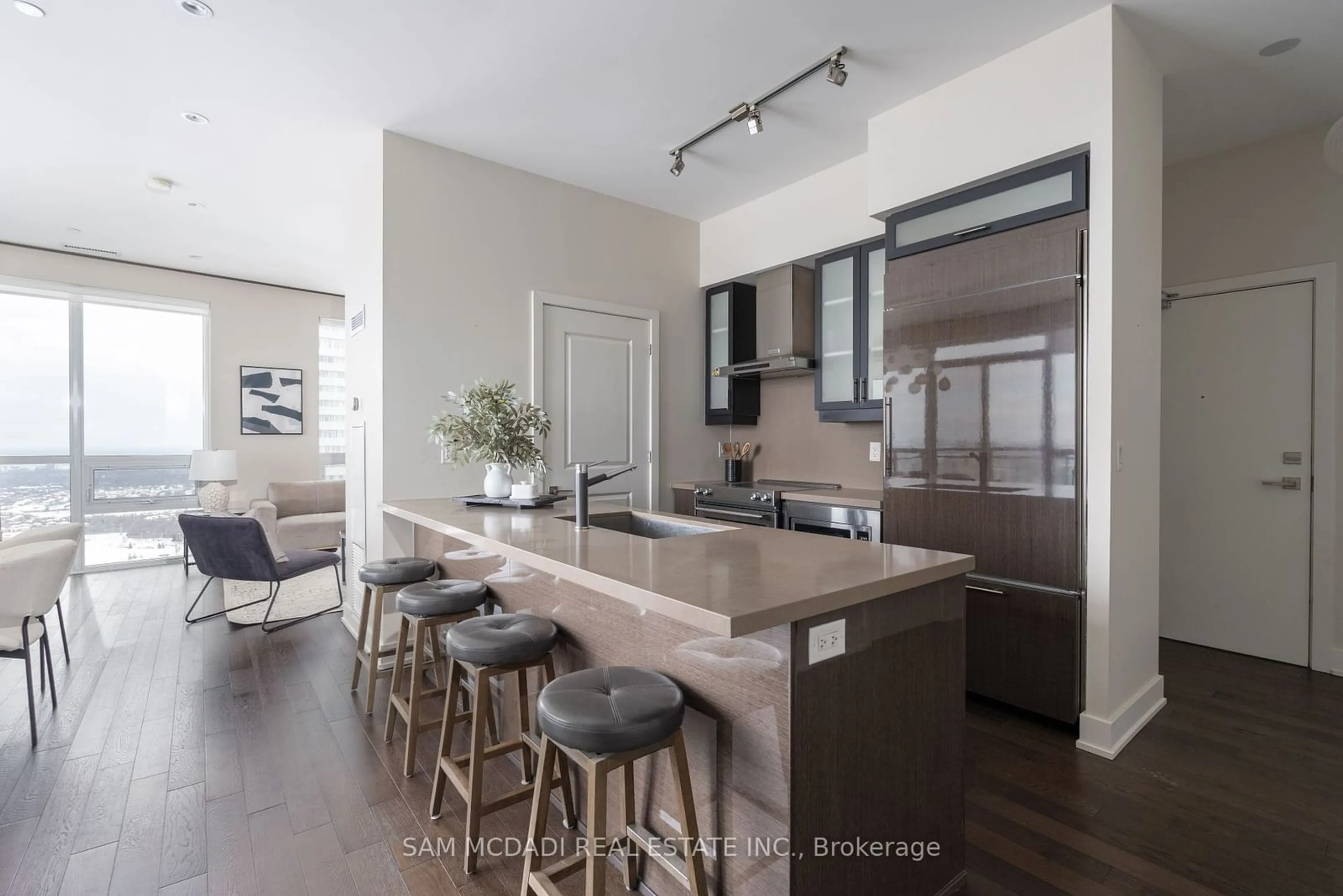 Open concept kitchen, unknown for 510 Curran Pl #PH05, Mississauga Ontario L5B 0J8