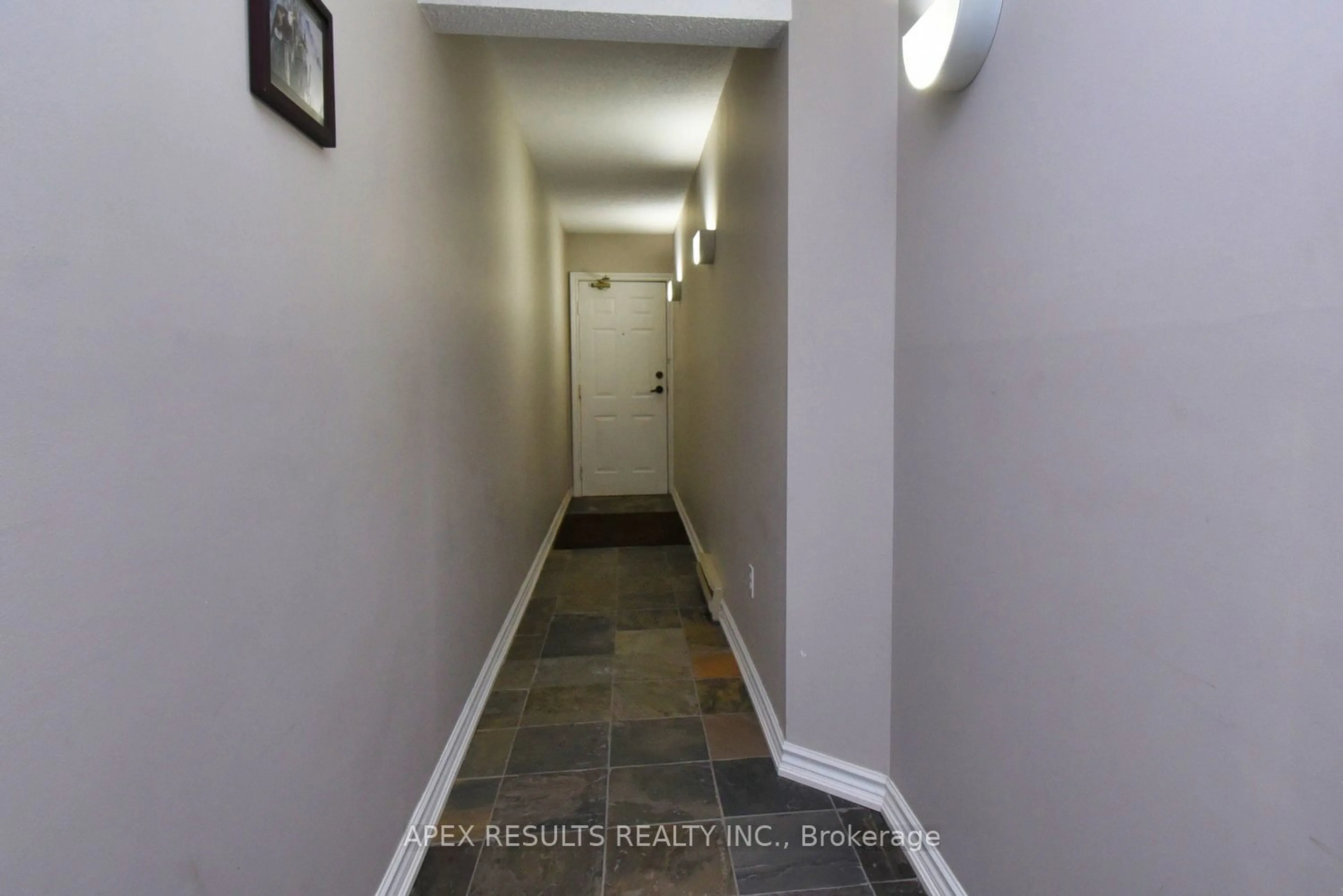 Indoor entryway for 2020 Cleaver Ave #212, Burlington Ontario L7M 4C2