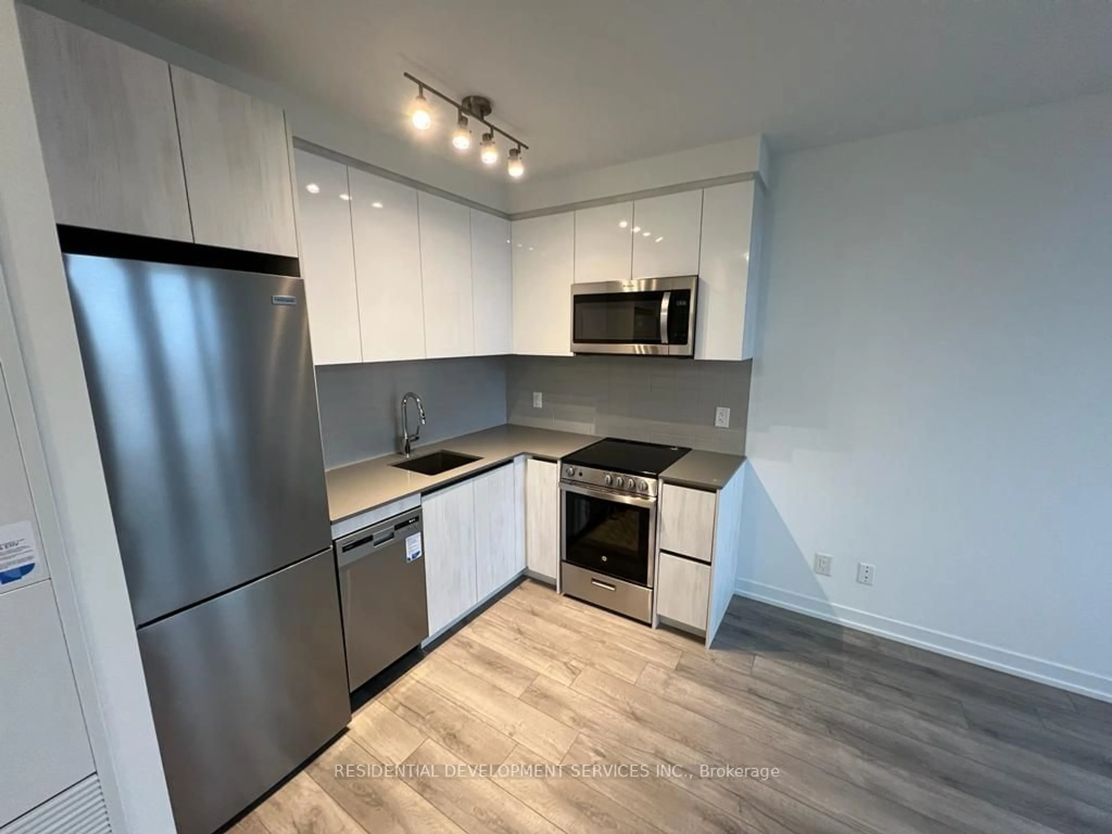 Standard kitchen, unknown for 3100 Keele St #509, Toronto Ontario M3M 0E1