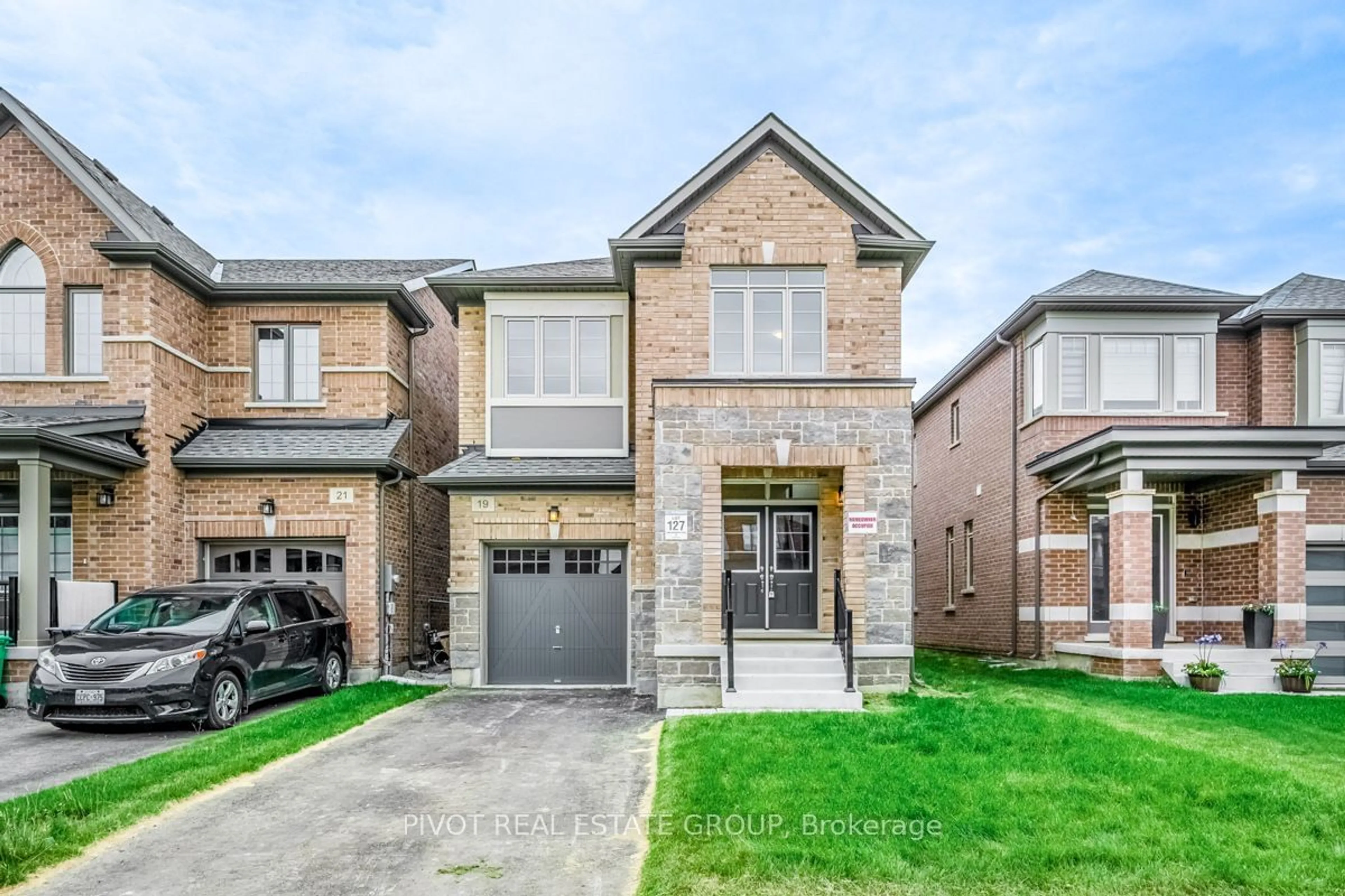 Home with brick exterior material, street for 19 Moorhart Cres, Caledon Ontario L7C 4J5