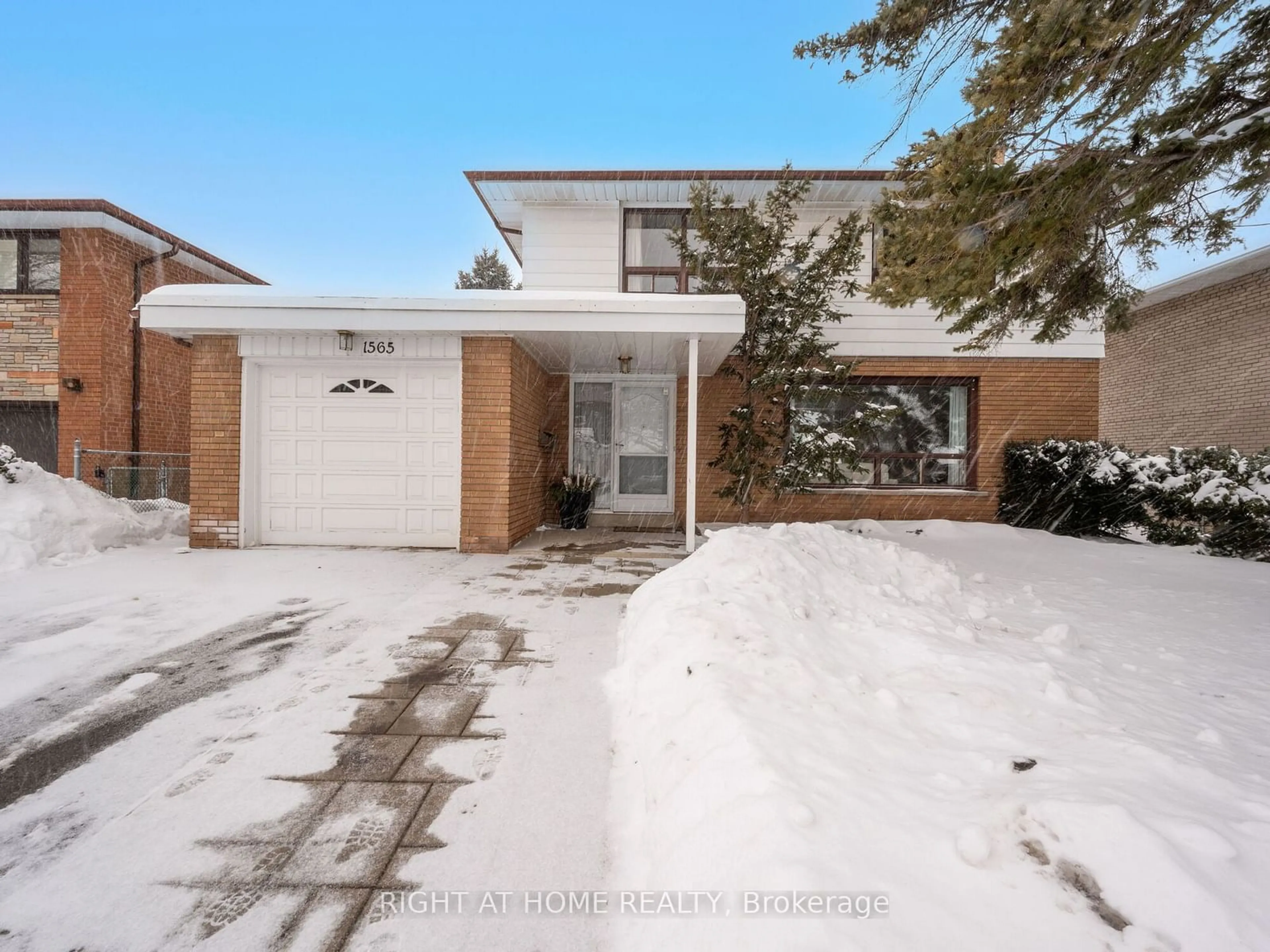 Home with brick exterior material, street for 1565 Carletta Dr, Mississauga Ontario L4X 1E2