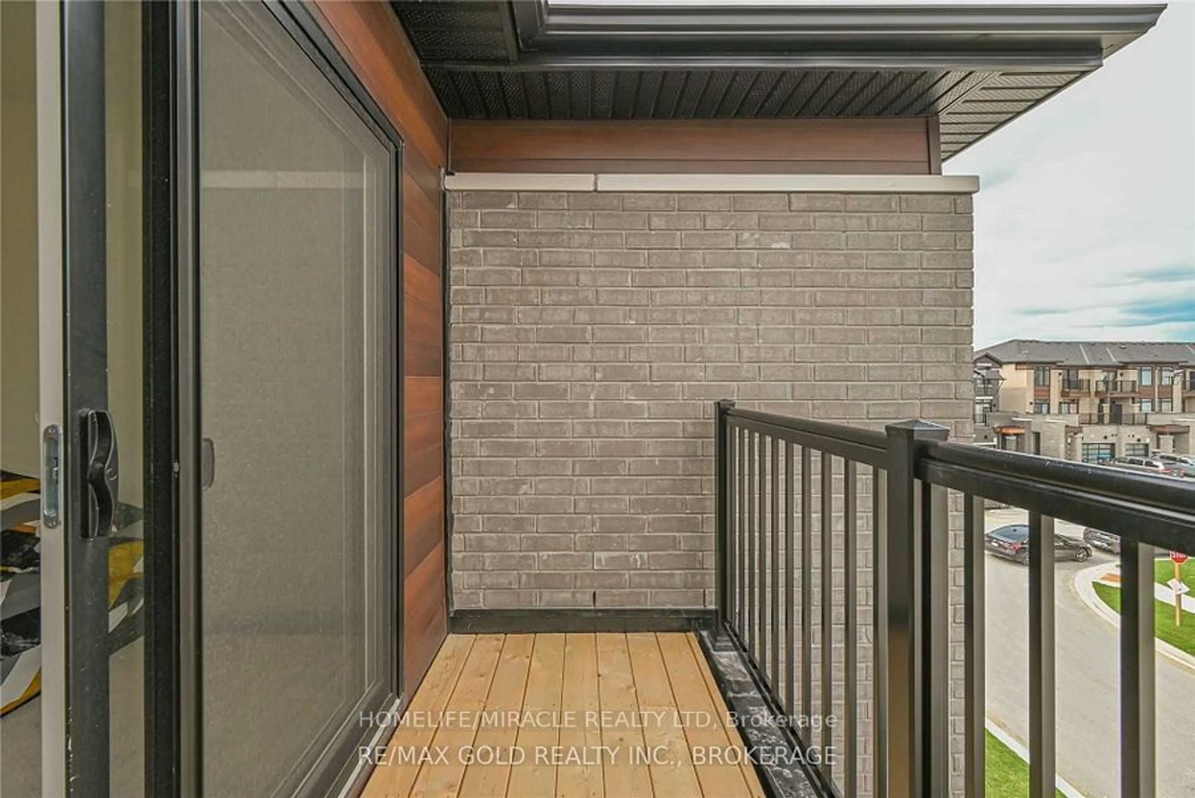 Patio, street for 26 Haydrop Rd, Brampton Ontario L6P 4P2