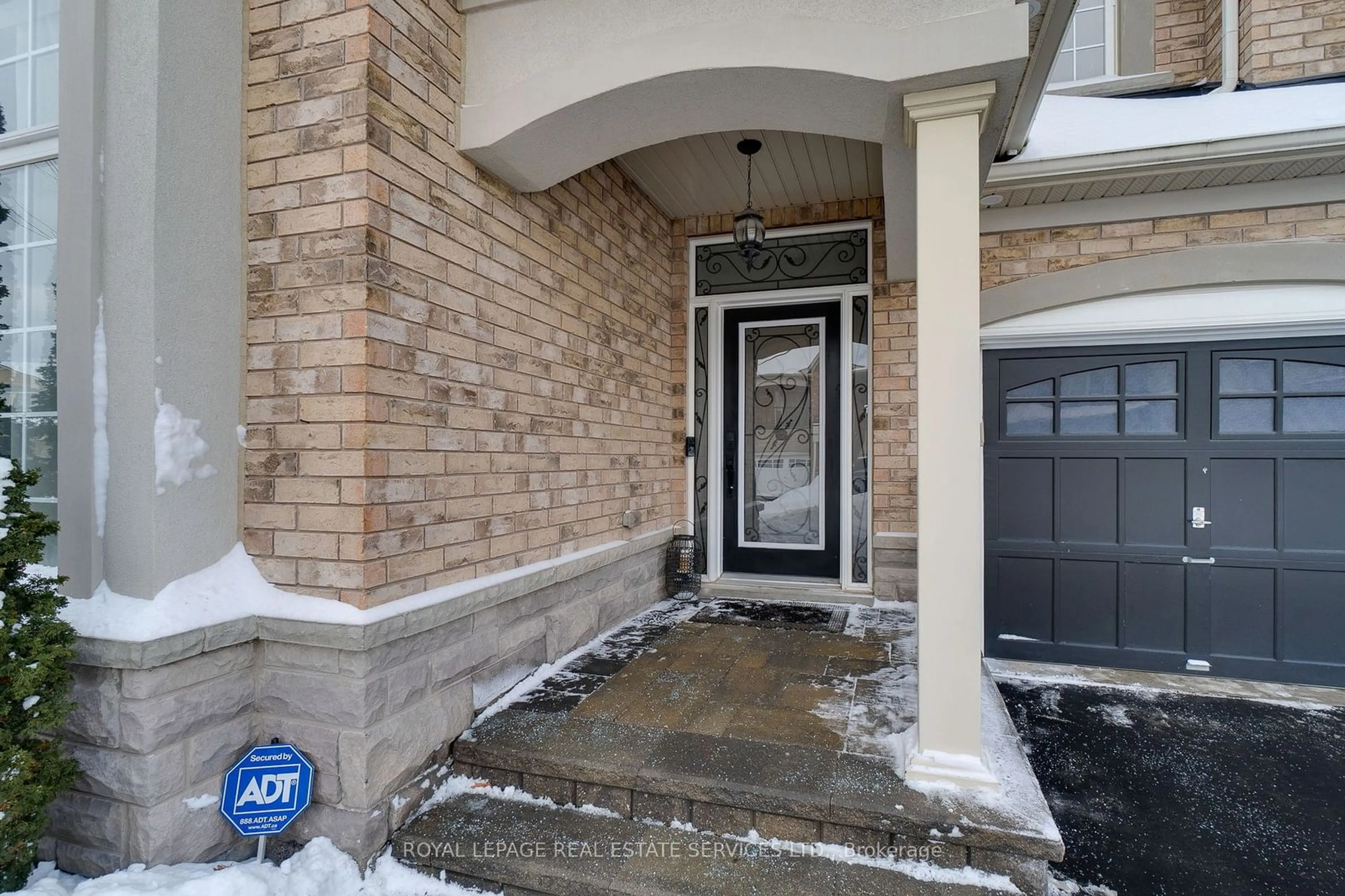 Indoor entryway for 3346 Minerva Way, Burlington Ontario L7M 0L4