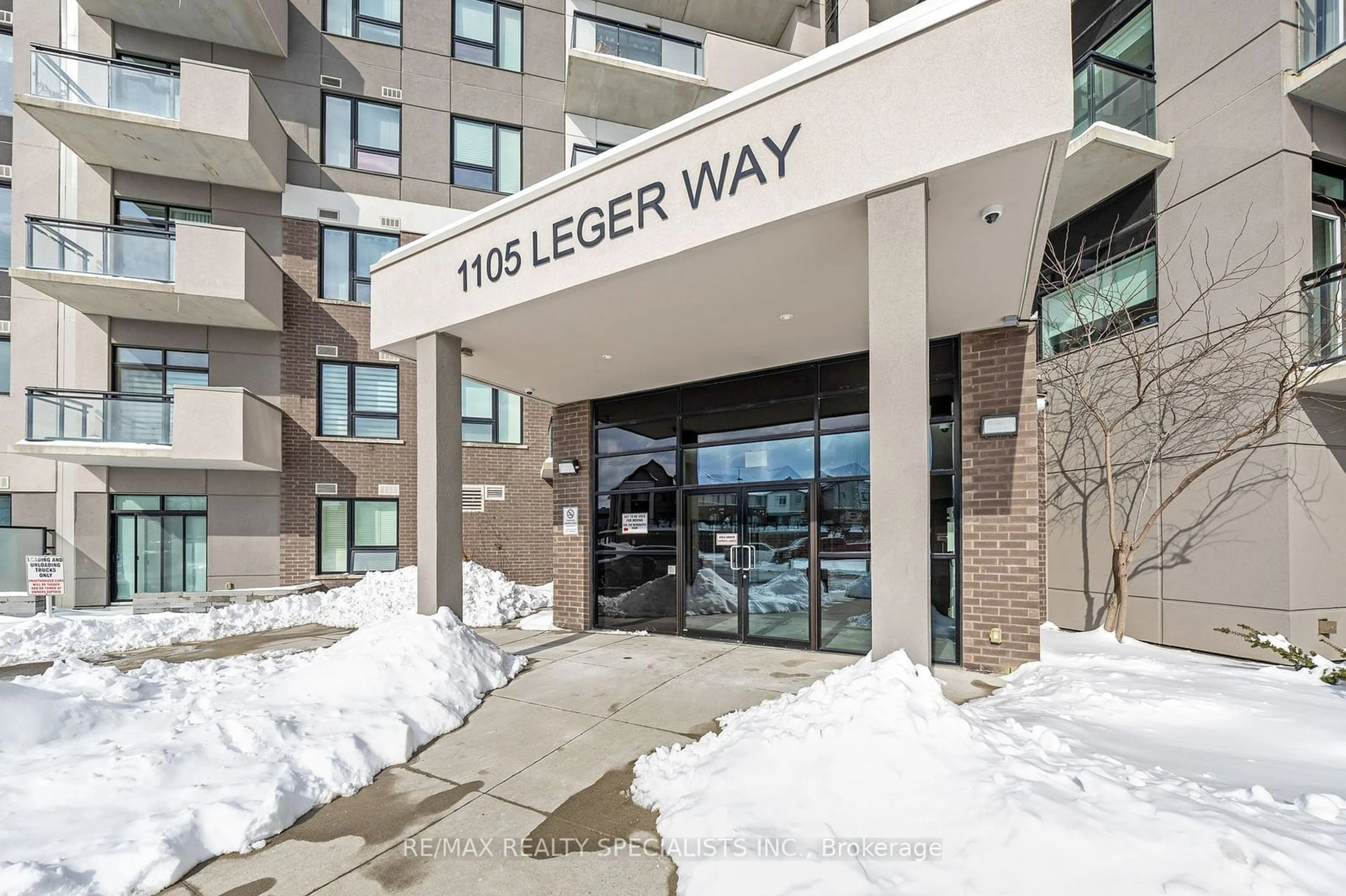 Indoor foyer for 1105 Leger Way #602, Milton Ontario L9E 1K7