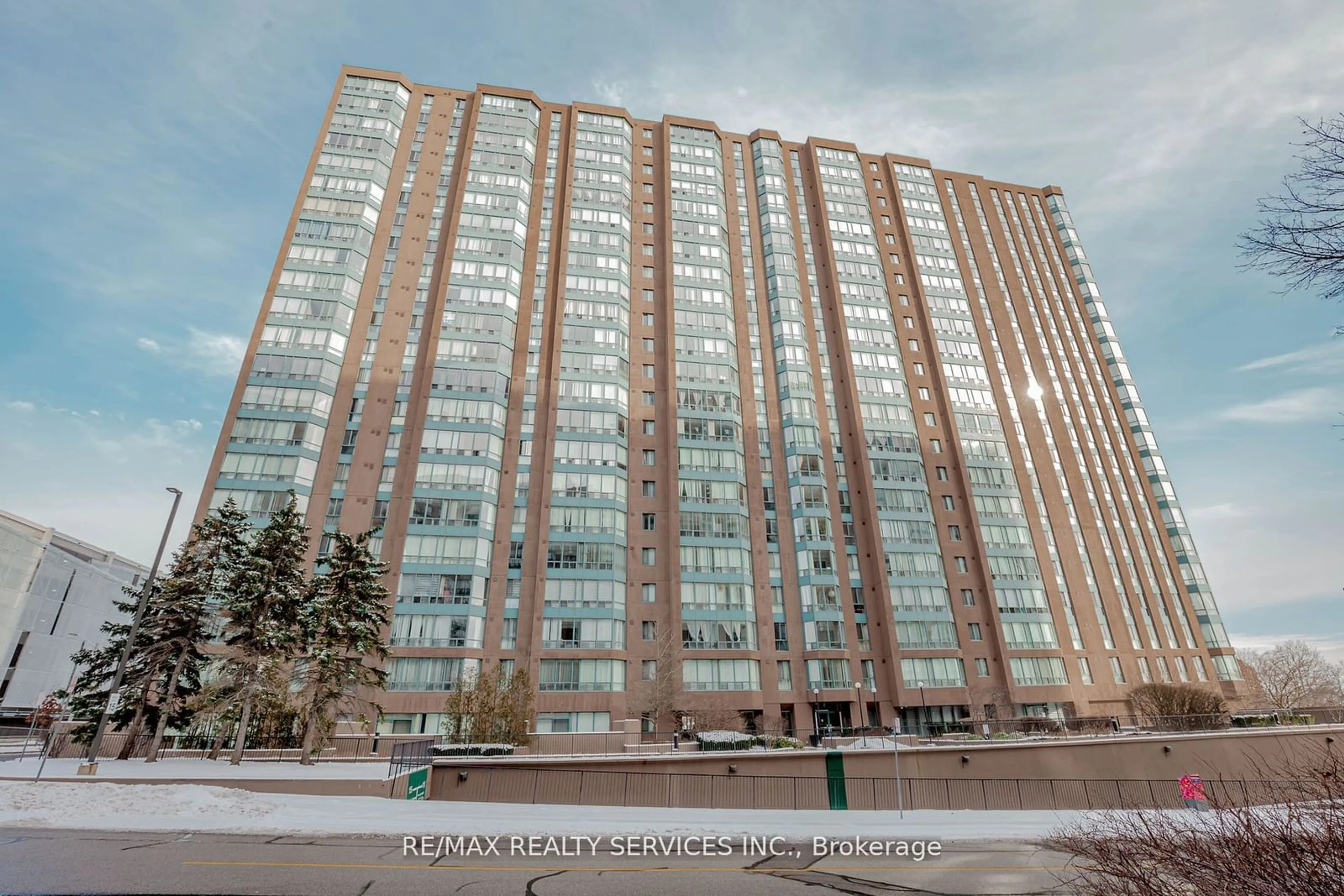 Indoor foyer for 115 Hillcrest Ave #1509, Mississauga Ontario L5B 3Y9