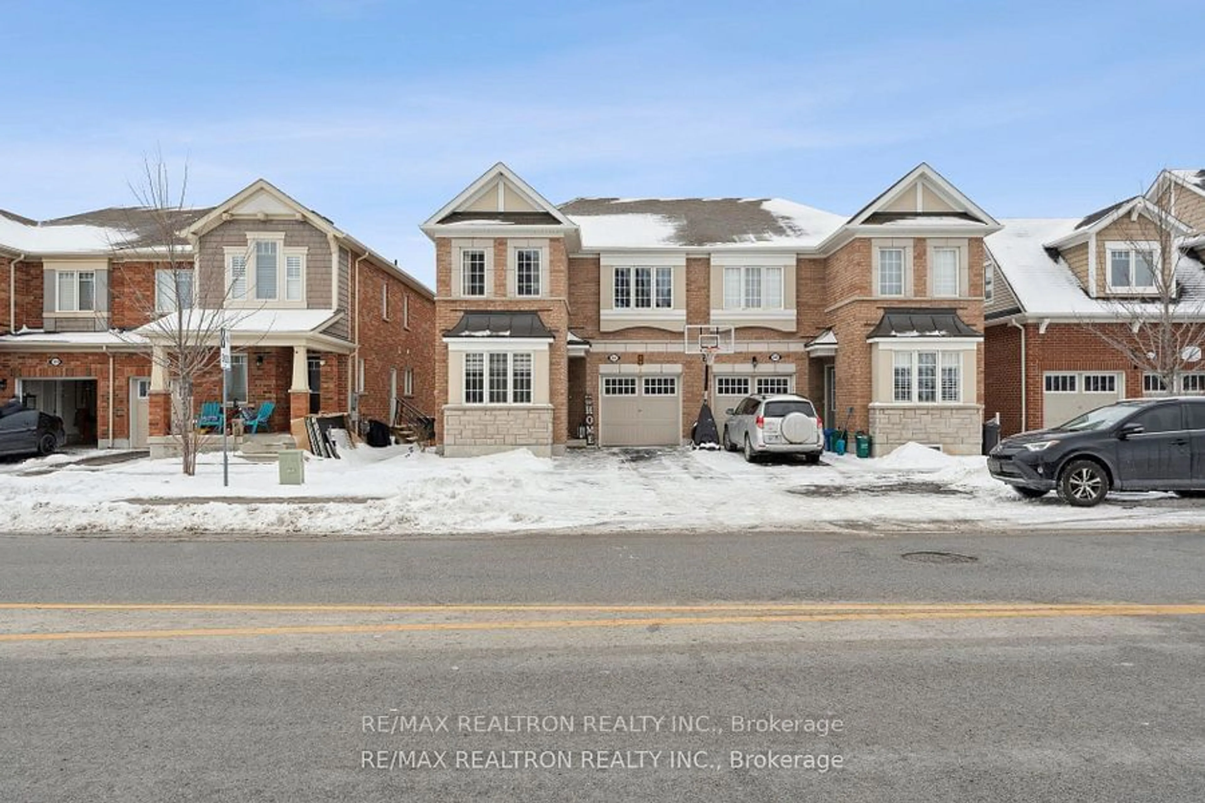 Home with brick exterior material, street for 307 Yates Dr, Milton Ontario L9T 2W3