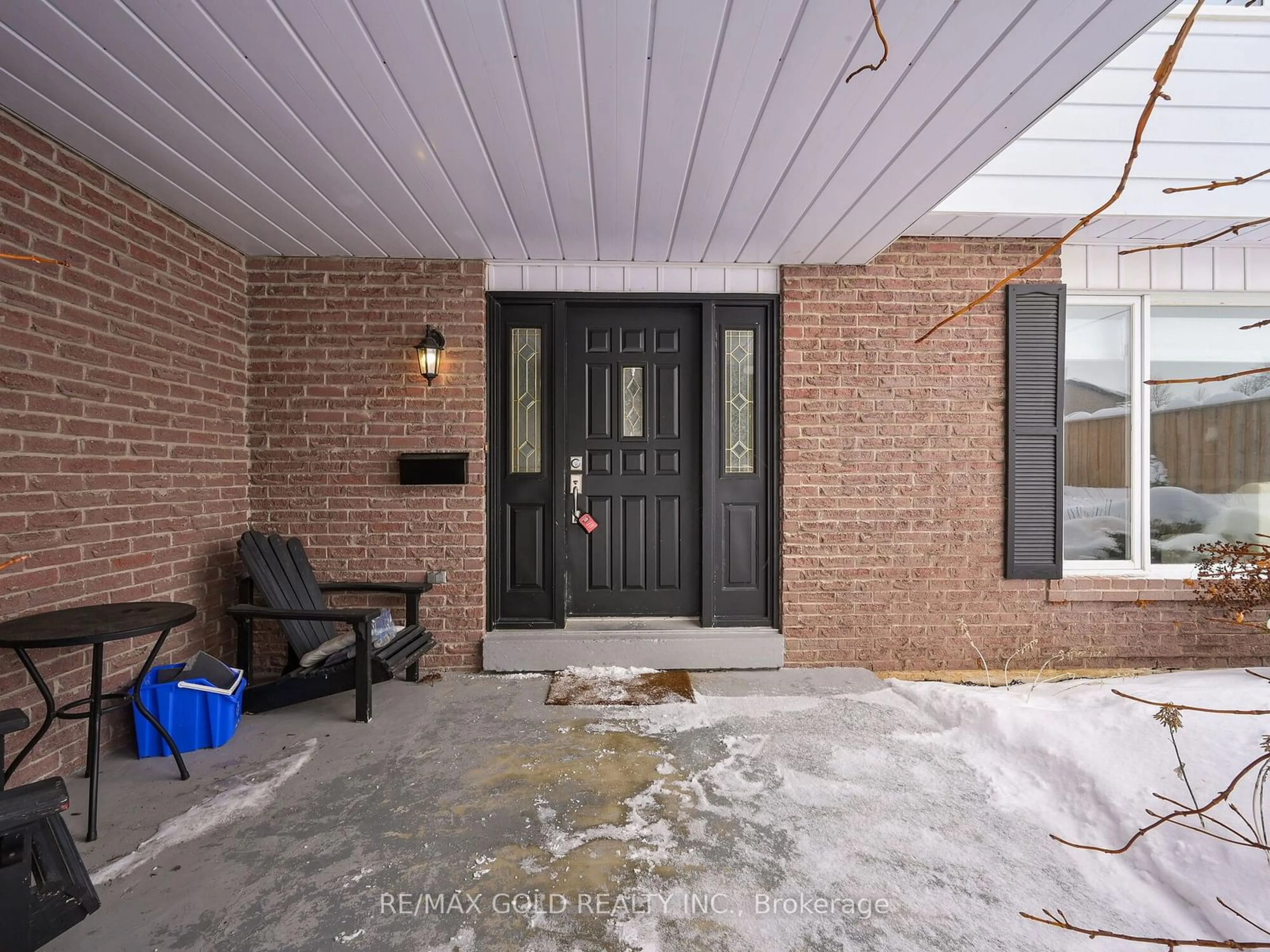 Indoor entryway for 1 Birch St, Orangeville Ontario L9W 3E8