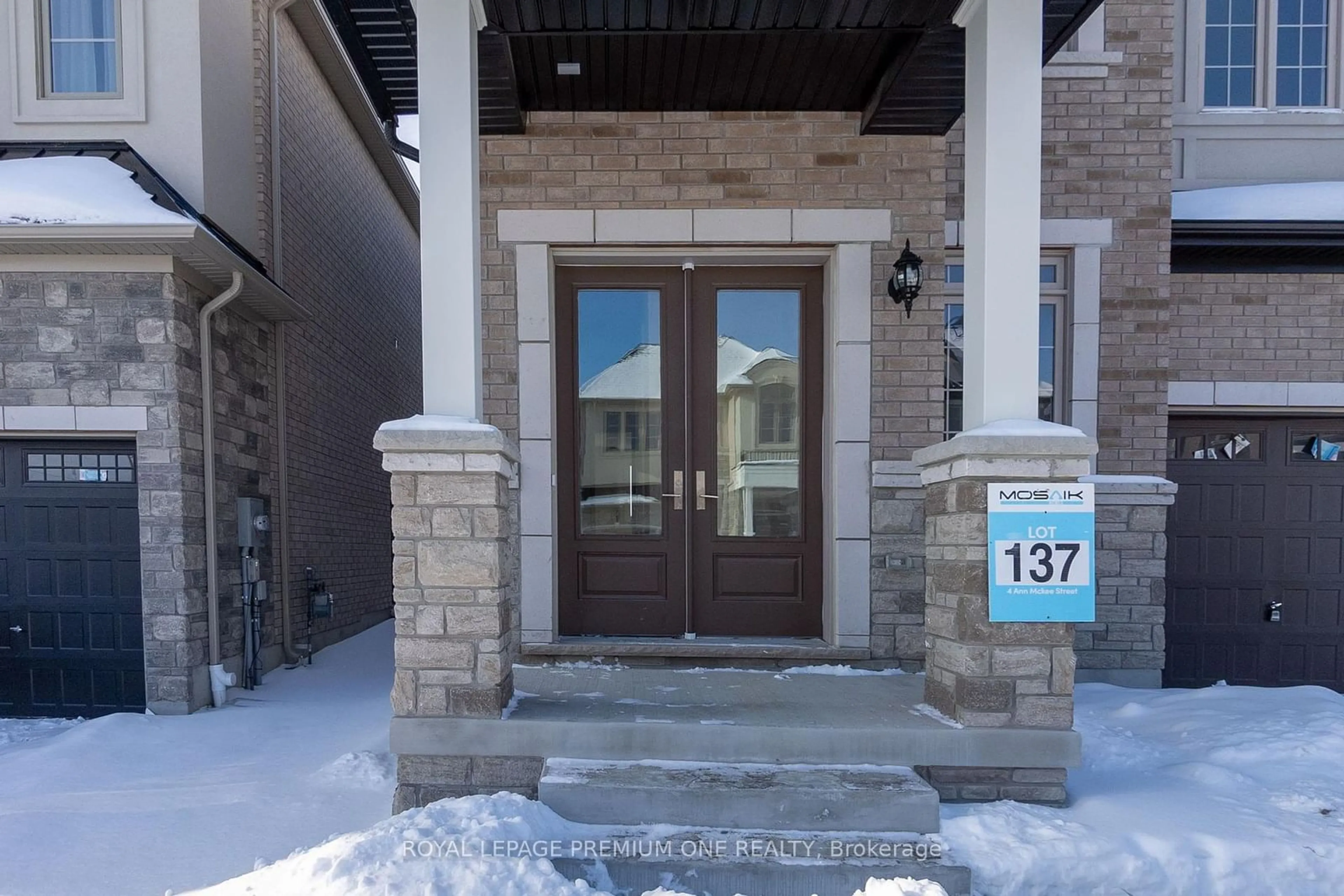 Indoor entryway for 4 Anne Mckee St, Caledon Ontario L7C 4M8