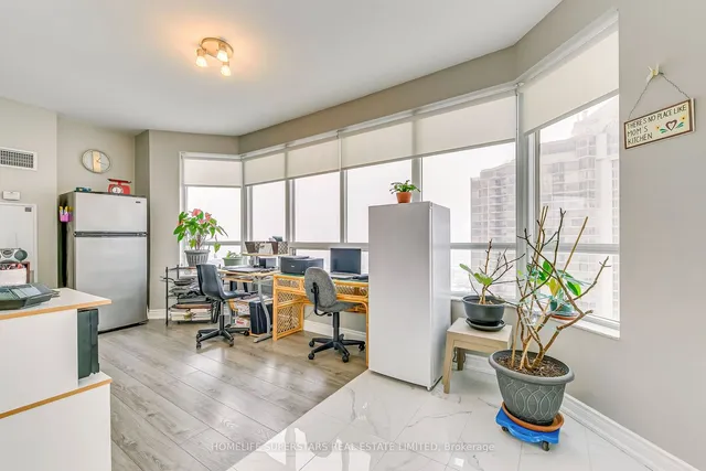 Additional property image - 25 Kingsbridge Garden Circ Unit 2810