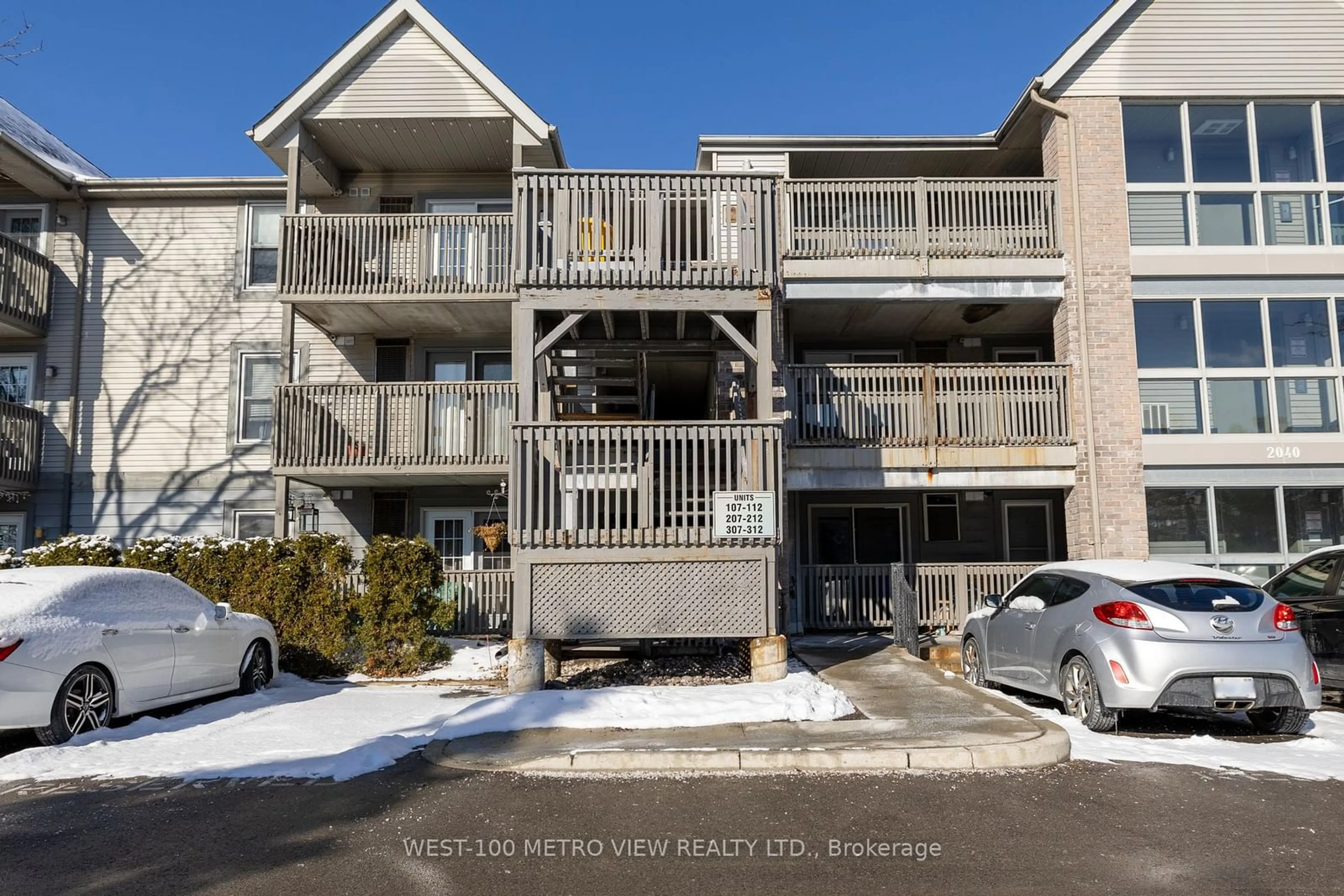 Patio, unknown for 2040 Cleaver Ave #209, Burlington Ontario L7M 4C4