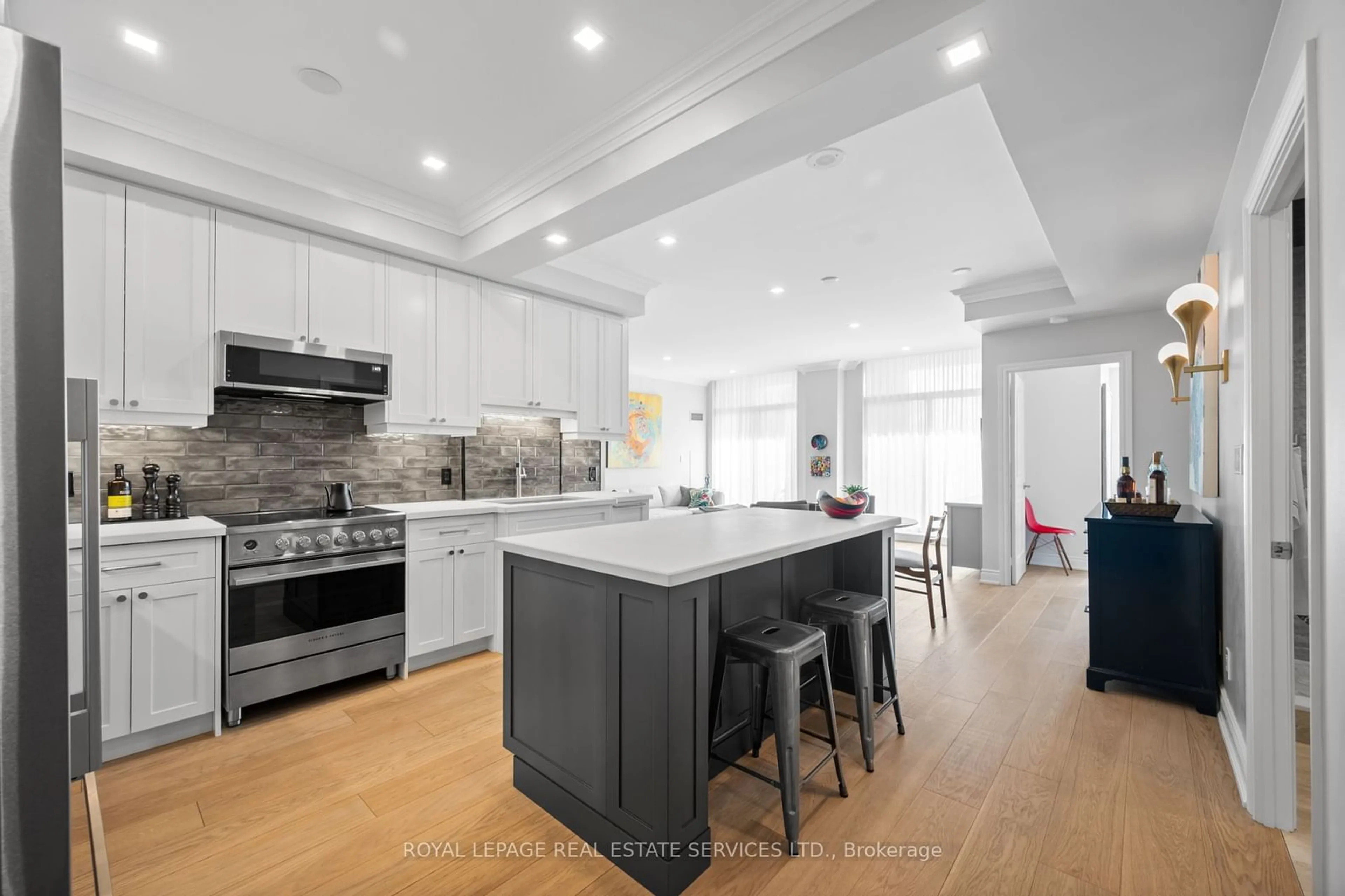 Open concept kitchen, ceramic/tile floor for 25 Earlington Ave ##422, Toronto Ontario M8X 3A3