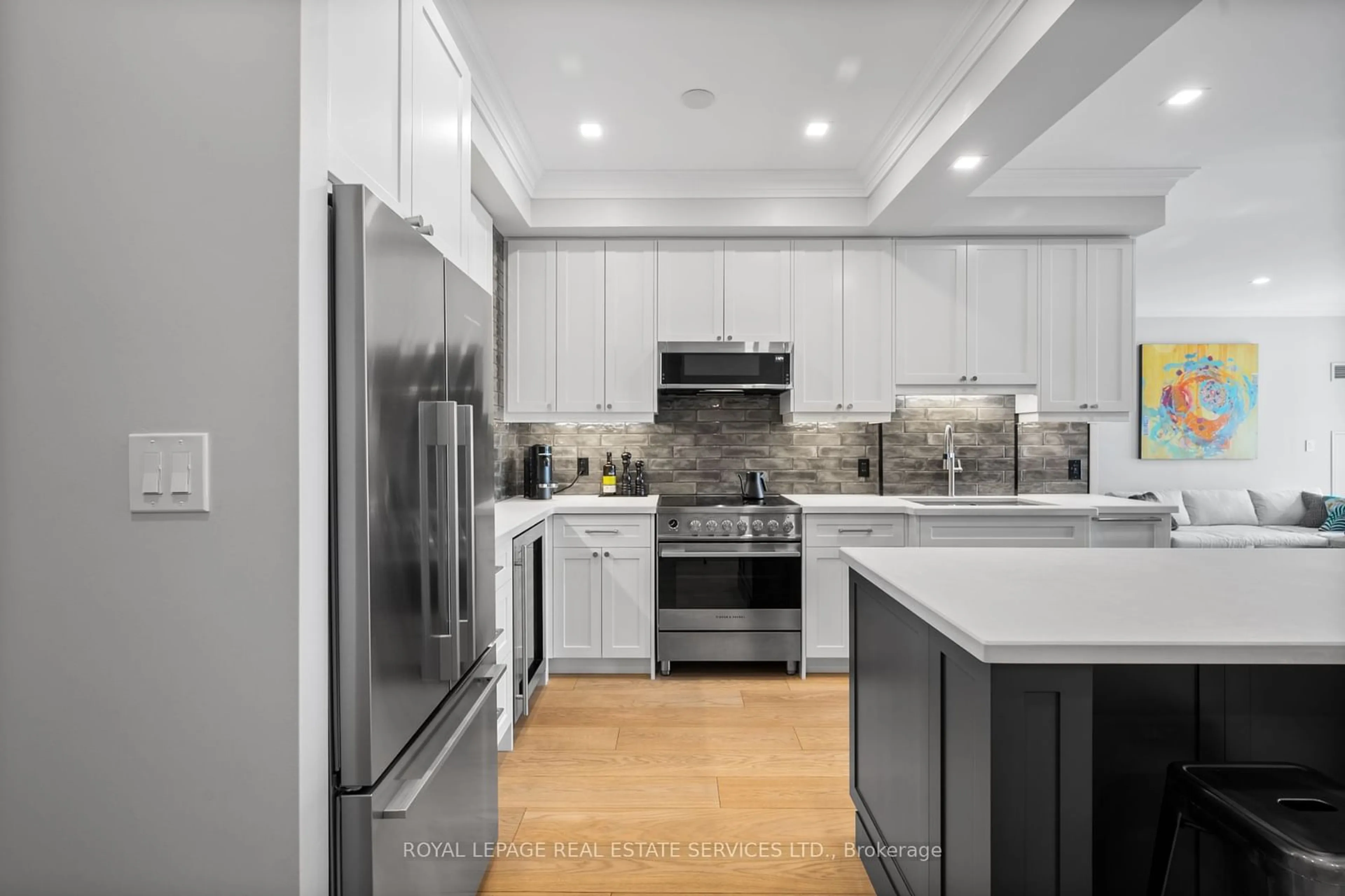 Contemporary kitchen, unknown for 25 Earlington Ave ##422, Toronto Ontario M8X 3A3