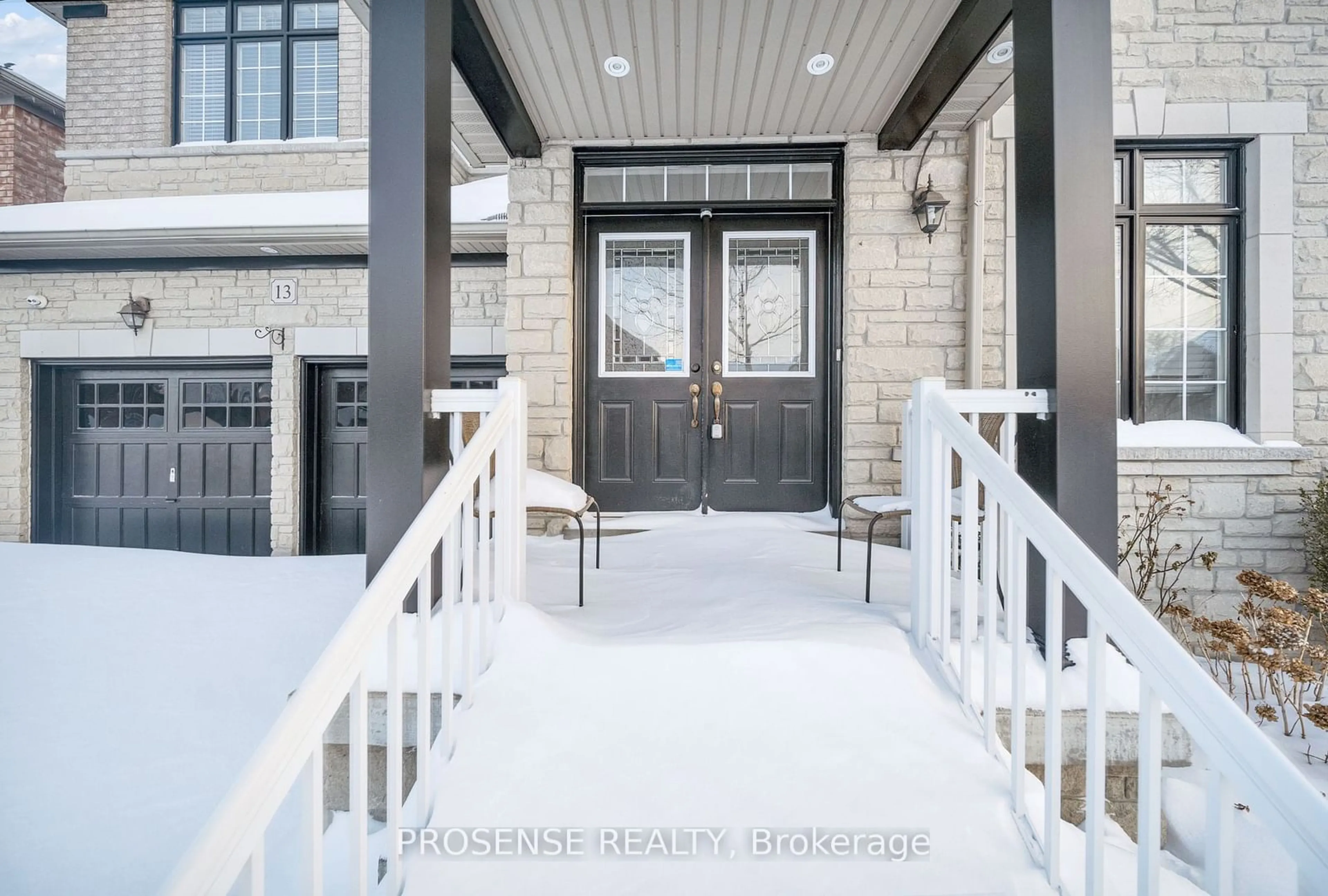 Indoor entryway for 13 Purebrook Cres, Brampton Ontario L6P 2L5