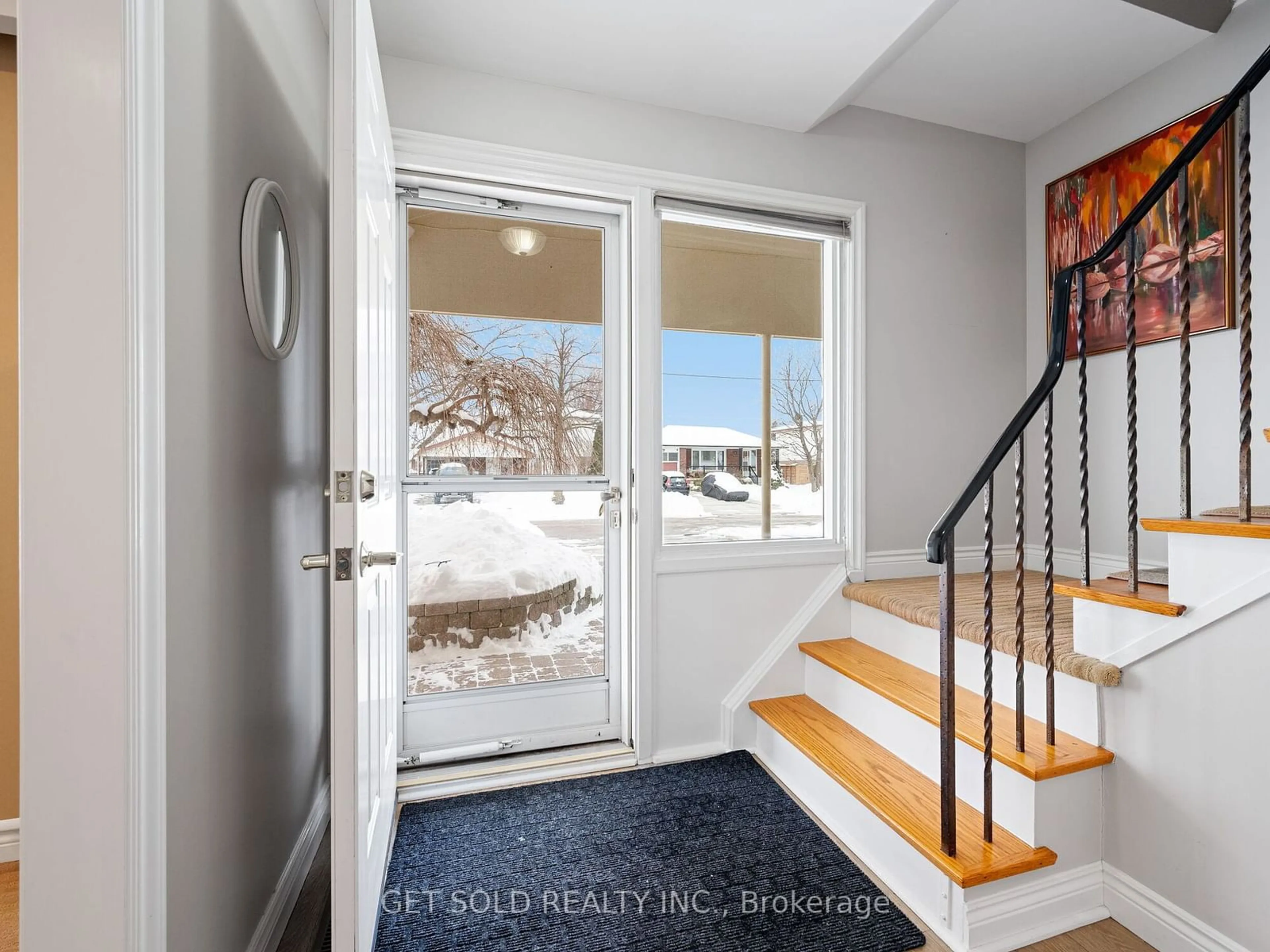 Indoor entryway for 50 Ringway Cres, Toronto Ontario M9W 1X4