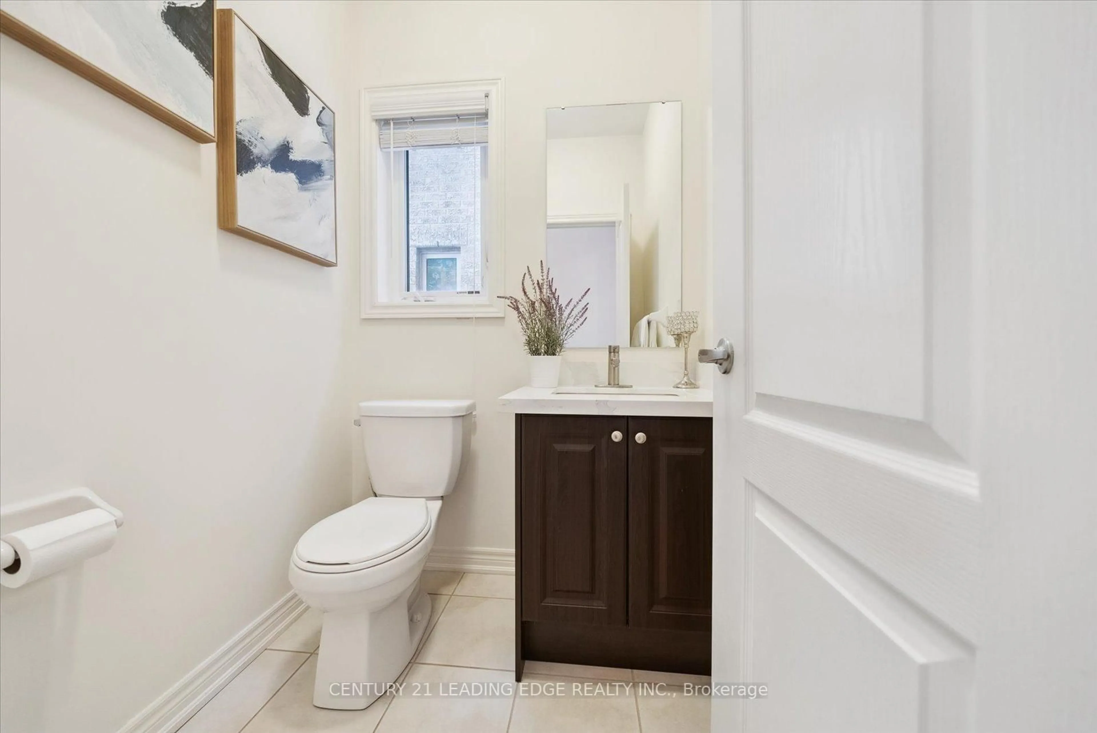 Standard bathroom, ceramic/tile floor for 418 George Ryan Ave, Oakville Ontario L6H 0S2