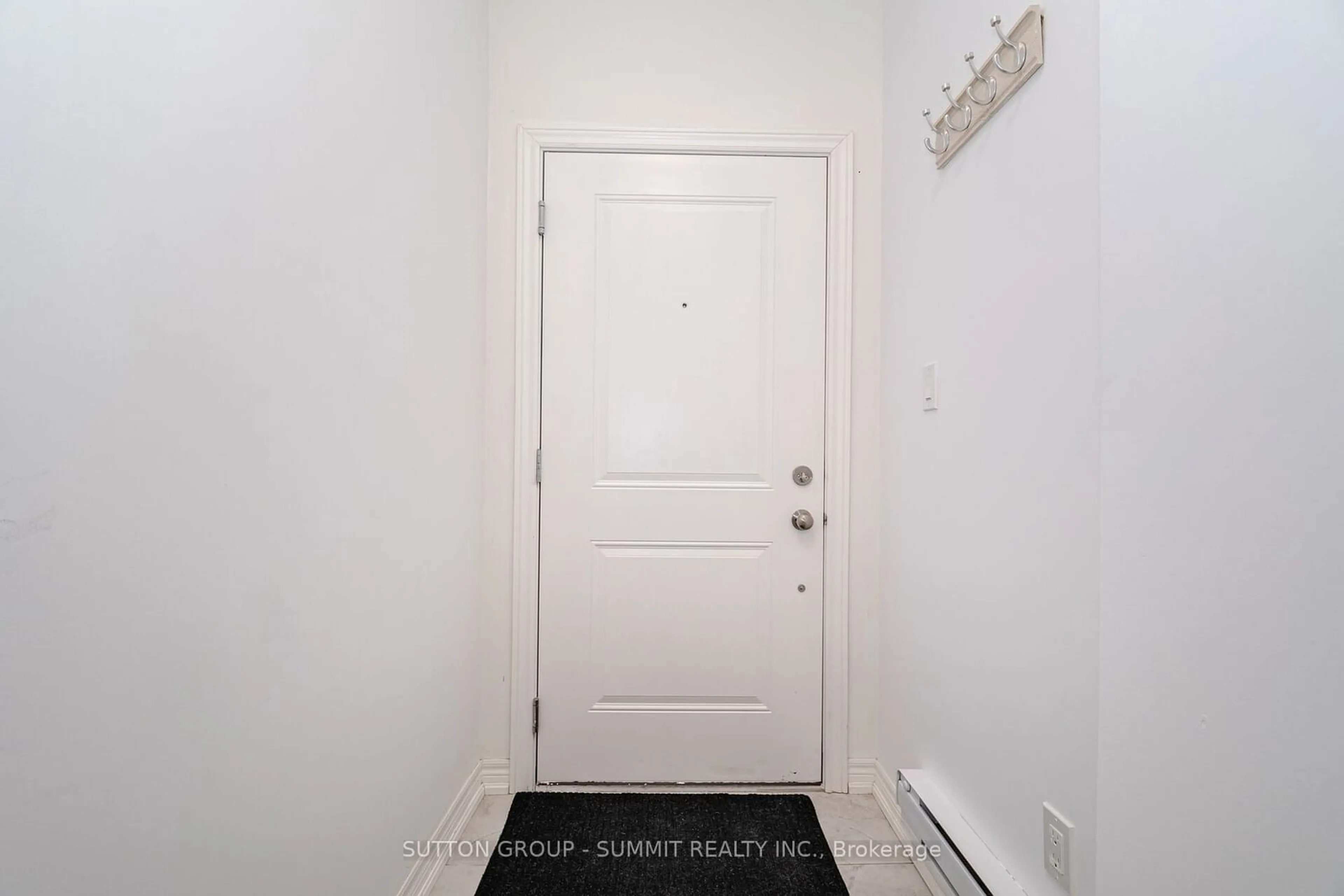 Indoor entryway for 2205 LILLYKIN St #3, Oakville Ontario L6H 0X6