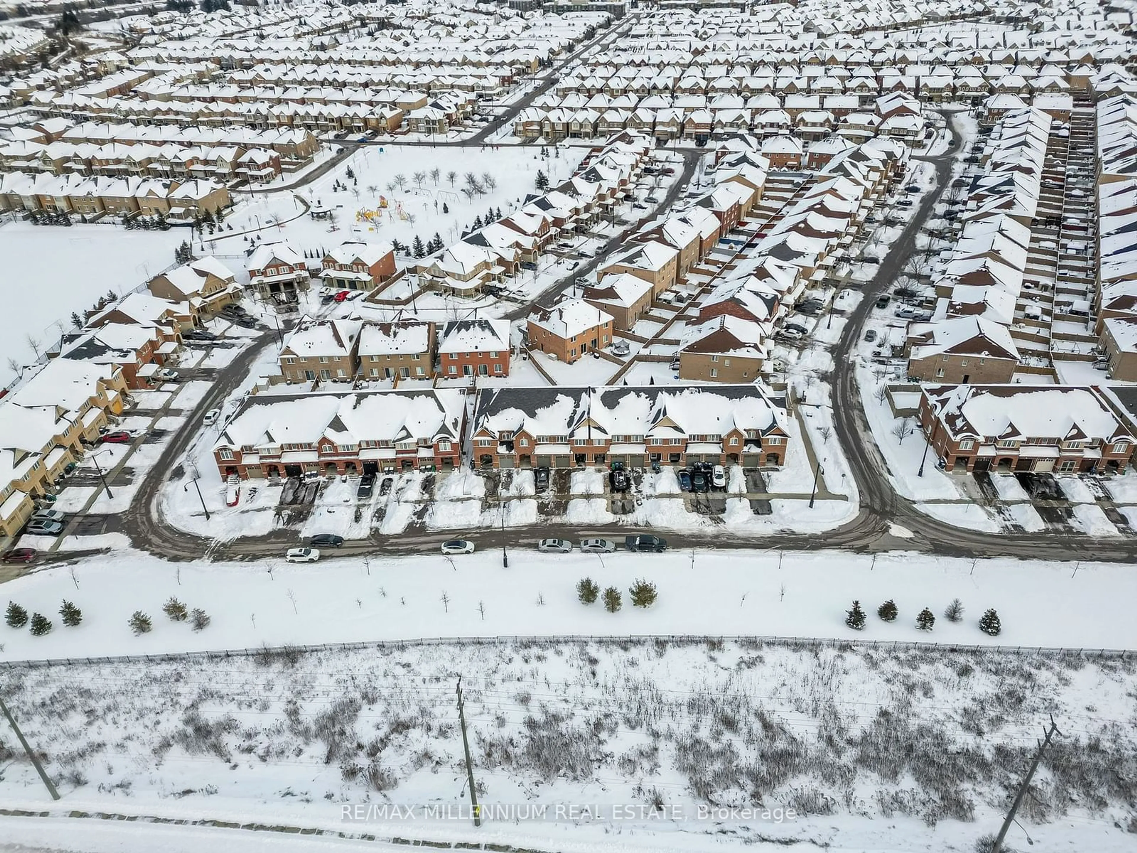 A pic from outside/outdoor area/front of a property/back of a property/a pic from drone, street for 70 Sussexvale Dr, Brampton Ontario L6R 3R4