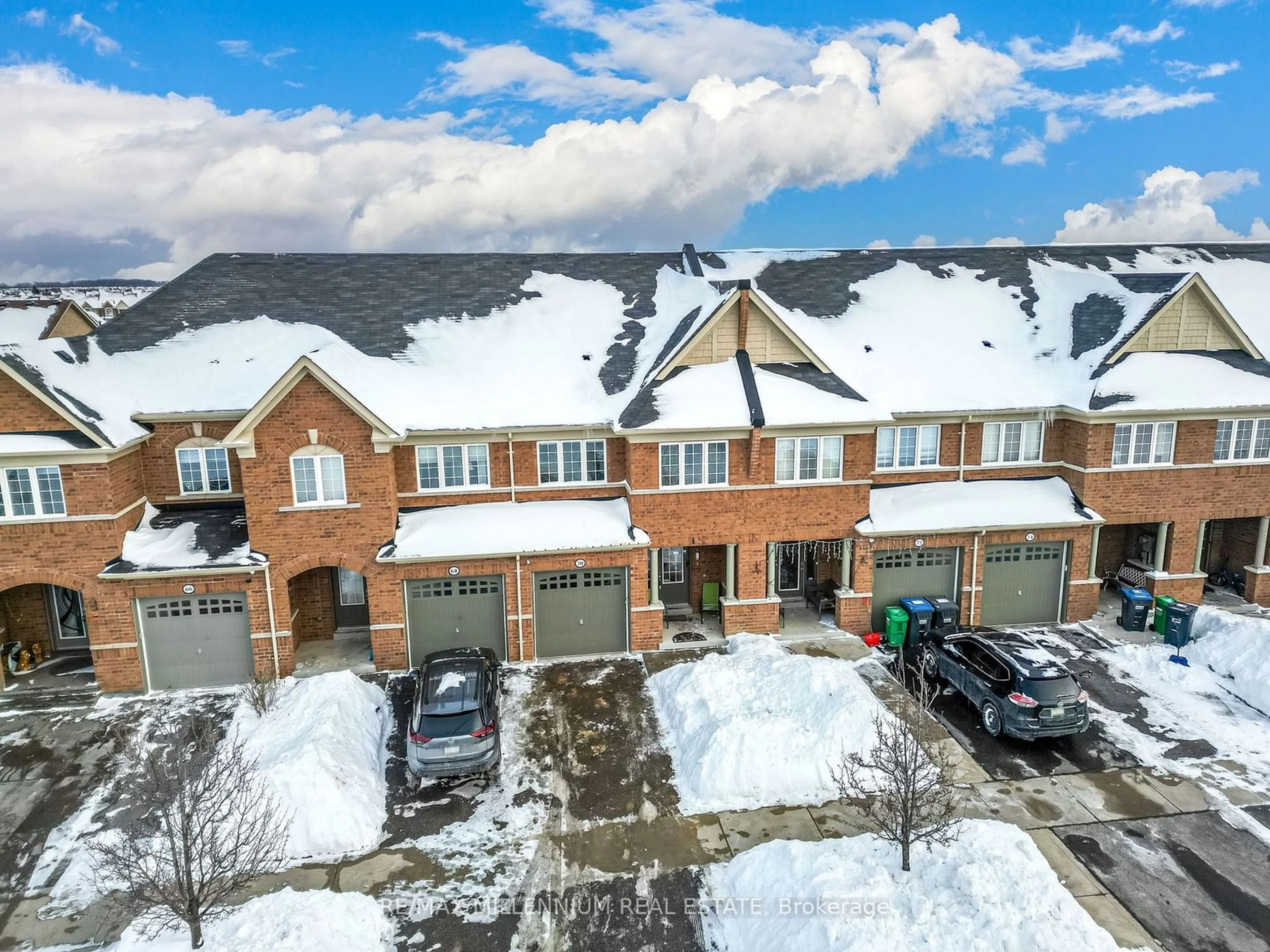 A pic from outside/outdoor area/front of a property/back of a property/a pic from drone, street for 70 Sussexvale Dr, Brampton Ontario L6R 3R4