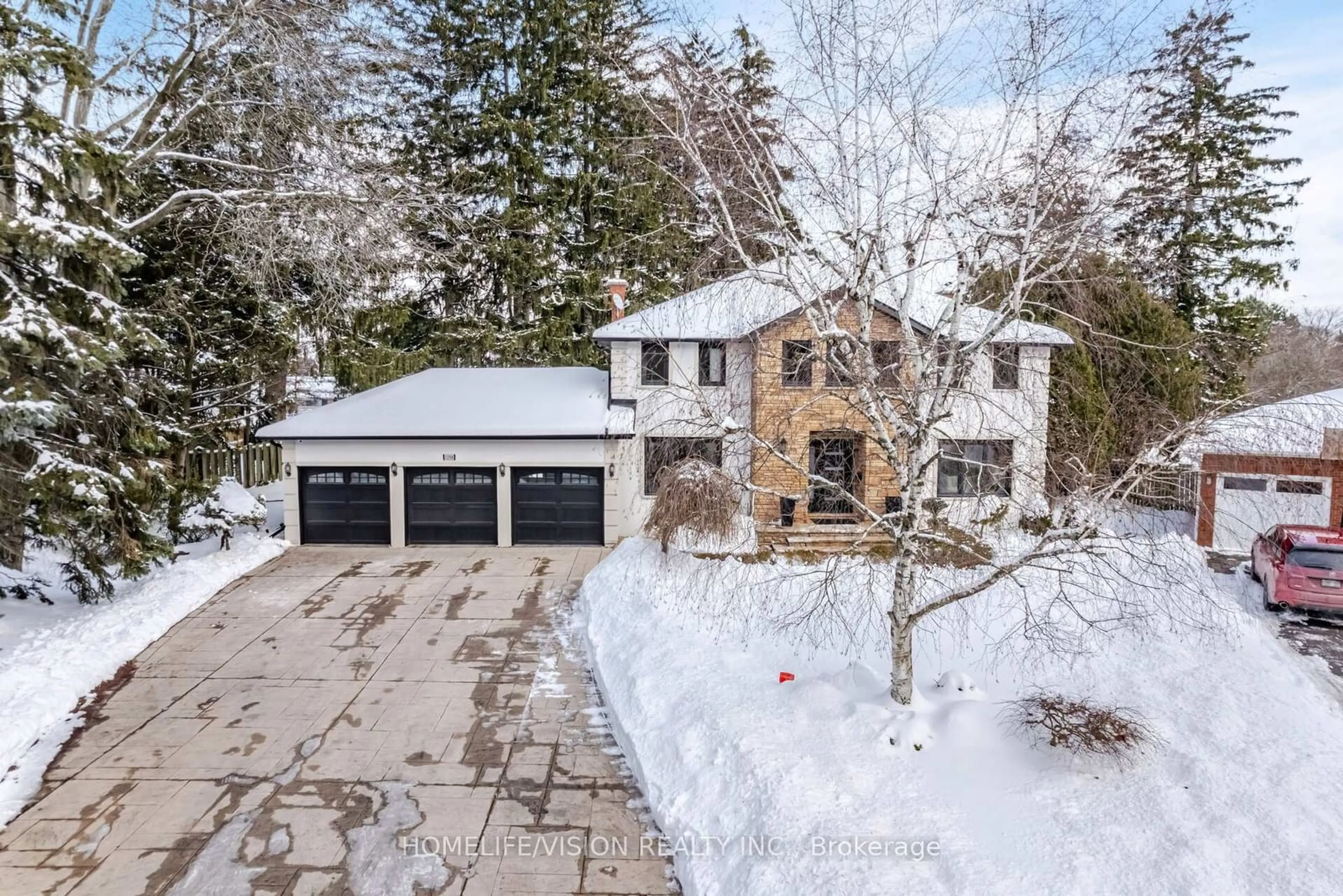 A pic from outside/outdoor area/front of a property/back of a property/a pic from drone, street for 1298 Bunsden Ave, Mississauga Ontario L5H 3T9