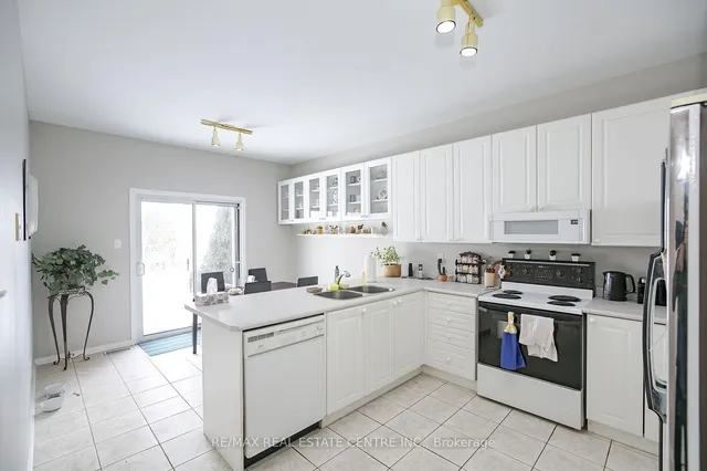 Additional image 9 of 52 Collingwood Ave